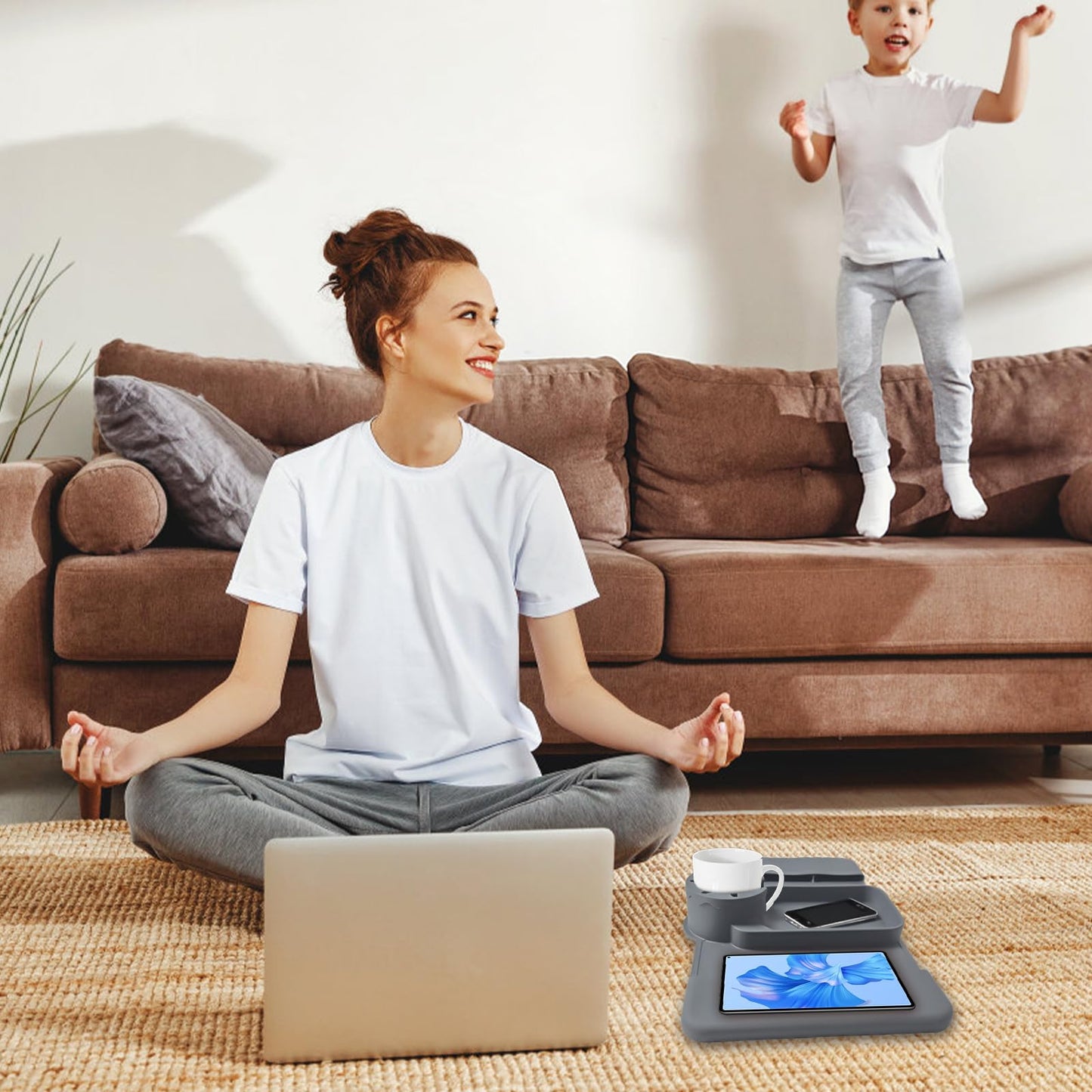 PANZIYU Couch Cup Holder Tray, Silicone Sofa Armrest organizer with Assesory Side Pockets for storage Remotes, Cell-phone,Tablet or Snack, Anti-Spill and Anti-Slip Couch Drink Holder Caddy(Gray)