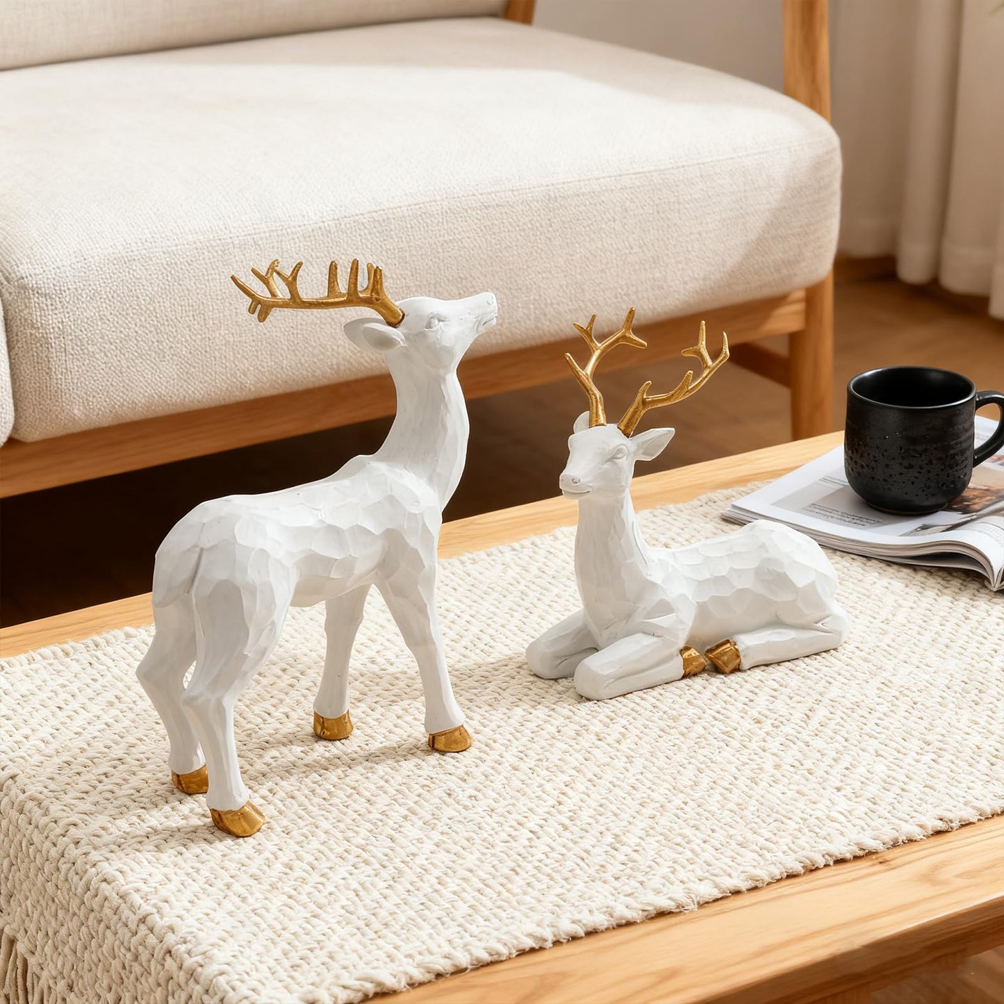 Simulated Deer Ornaments for Christmas Decoration, 2Pcs of Faceted Geometric Resin Deer Ornaments, Home Decoration, Christmas Ornaments (White)