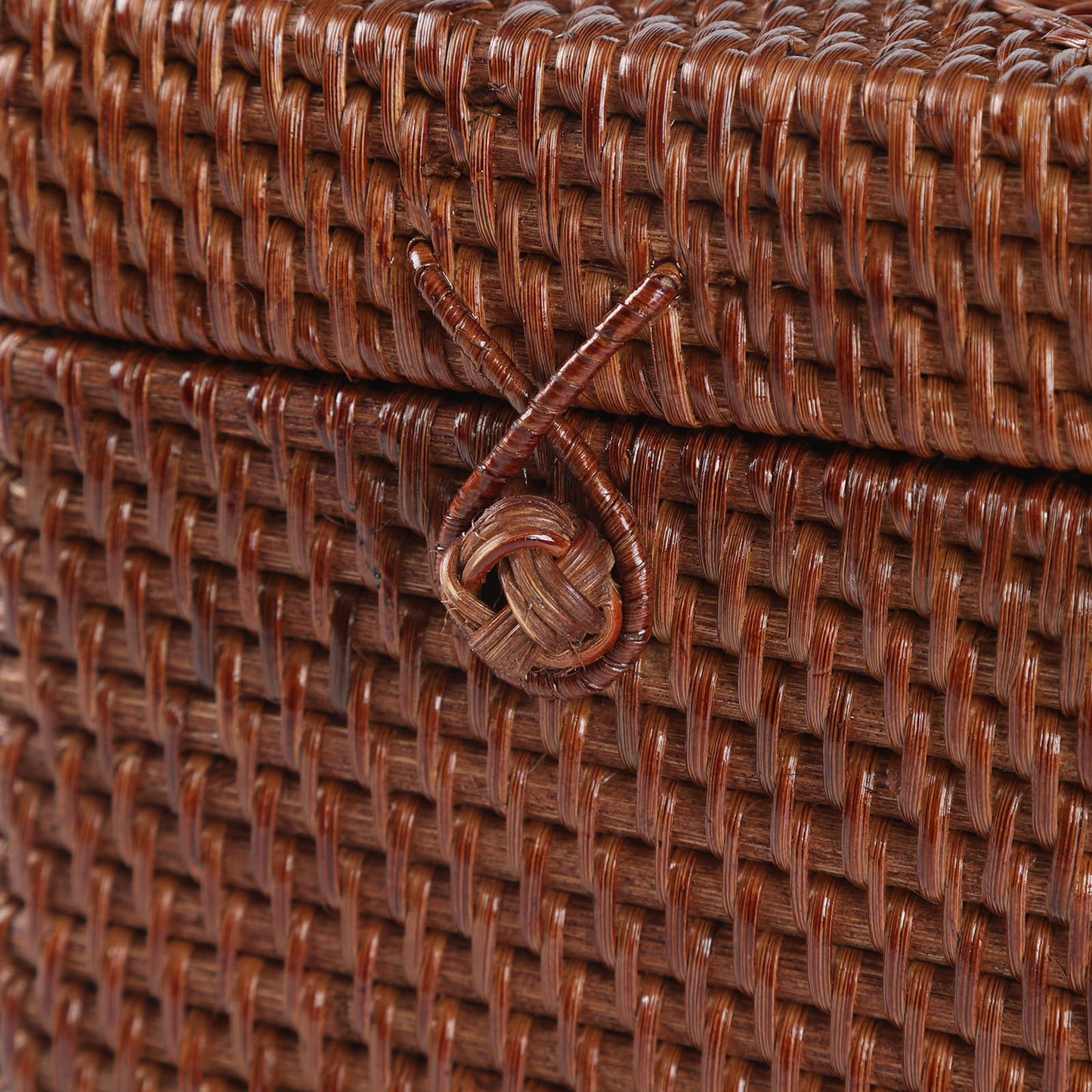 Rattan Square Tissue Box Cover, 5.7" x 5.7" x 5", Decorative Woven Facial Tissue Holder with Hinged Top Lid, Brown