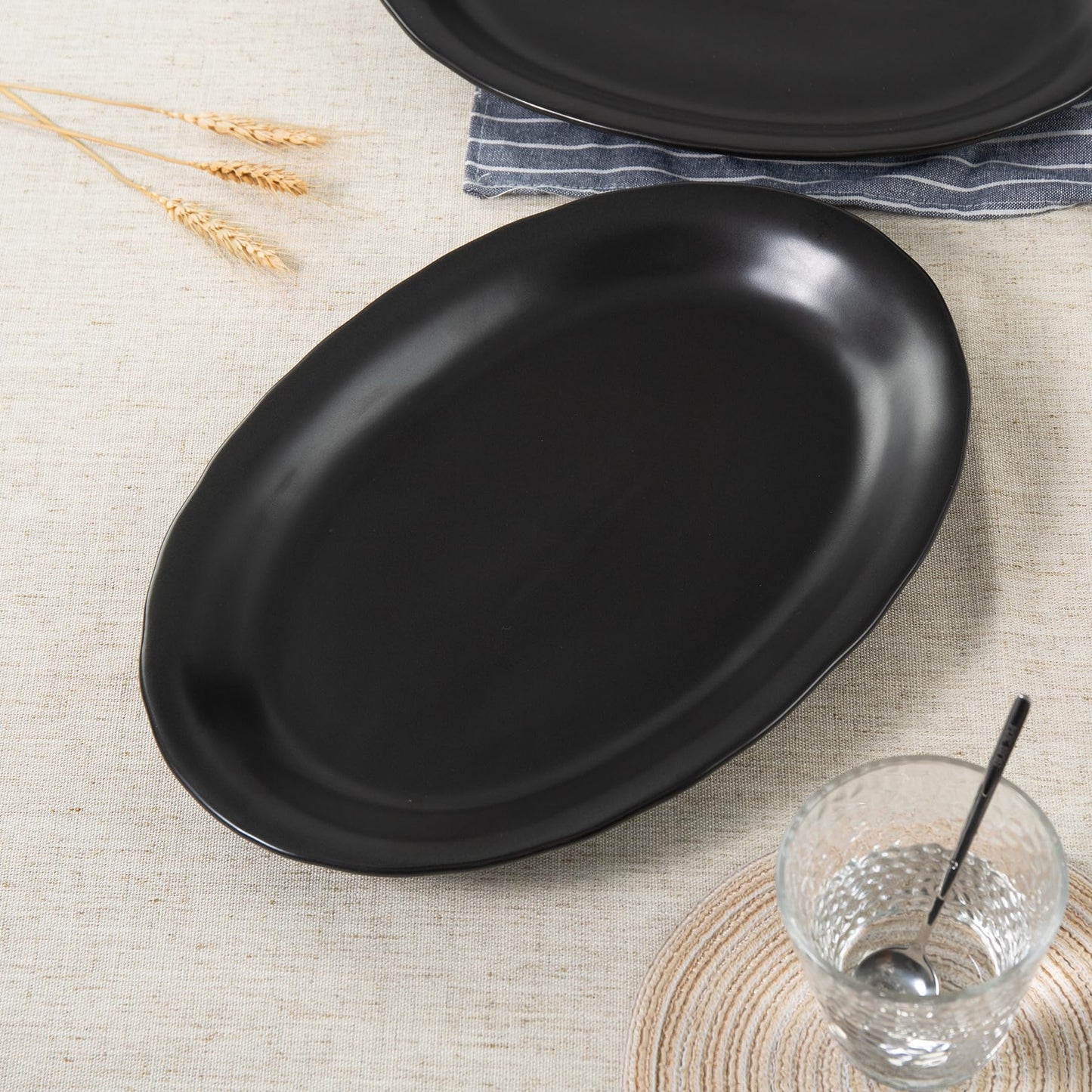 Magclay Ceramic Serving Platter, 13.7 Inch Large Oval Serving Trays, Dinner Plates, Serving Dish Set for Dessert Appetizers Meat/Entertaining/Party, Set of 2, Matte Black