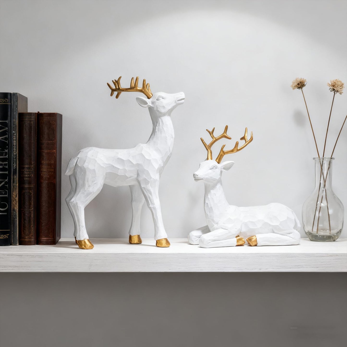 Simulated Deer Ornaments for Christmas Decoration, 2Pcs of Faceted Geometric Resin Deer Ornaments, Home Decoration, Christmas Ornaments (White)