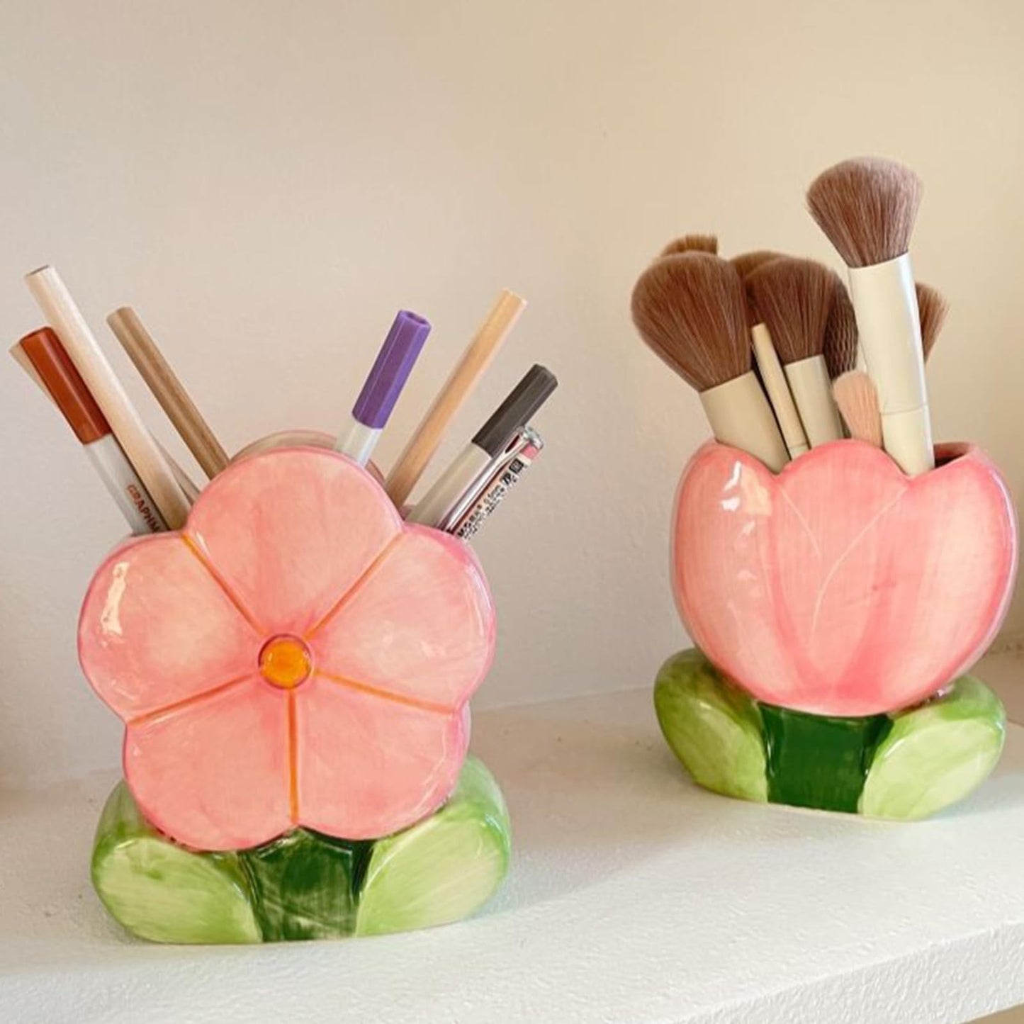Busnos Pink Makeup Brush Holder Pen Holder for Office Desk Accessories Aesthetic Pencil Holder Cute Flower Home Decor Birthday Gifts for Women Vanity Toothbrush Holder Kawaii Kitchen Utensil Holder