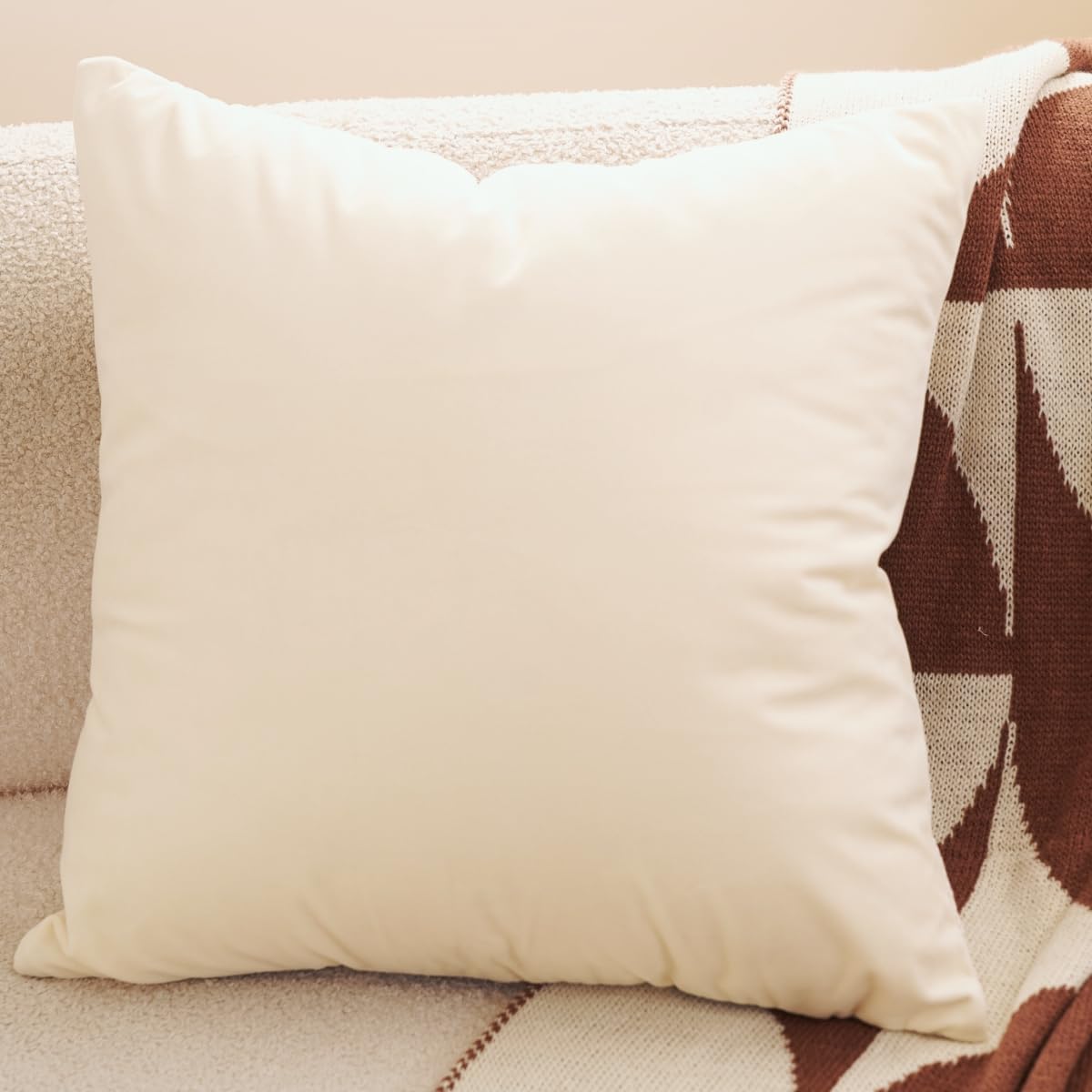 Avigers 18 x 18 Inch Patchwork Pillow Cover, Luxury Chenille Modern Throw Pillow Cover Decorative Pillow for Couch Living Room Bedroom Car