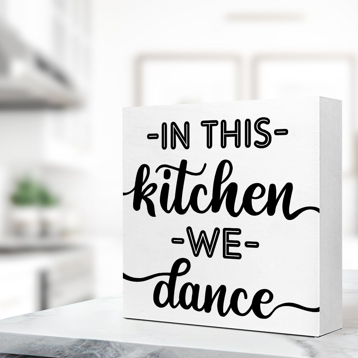 LVQHI Joyful Wooden Block Sign With "In This Kitchen We Dance" Quote, Whimsical Kitchen Dance Sign, Home Dance Decor For Party Kitchen, Music Lover's Kitchen Decor 5"L x 5"W x 1.2"H V612
