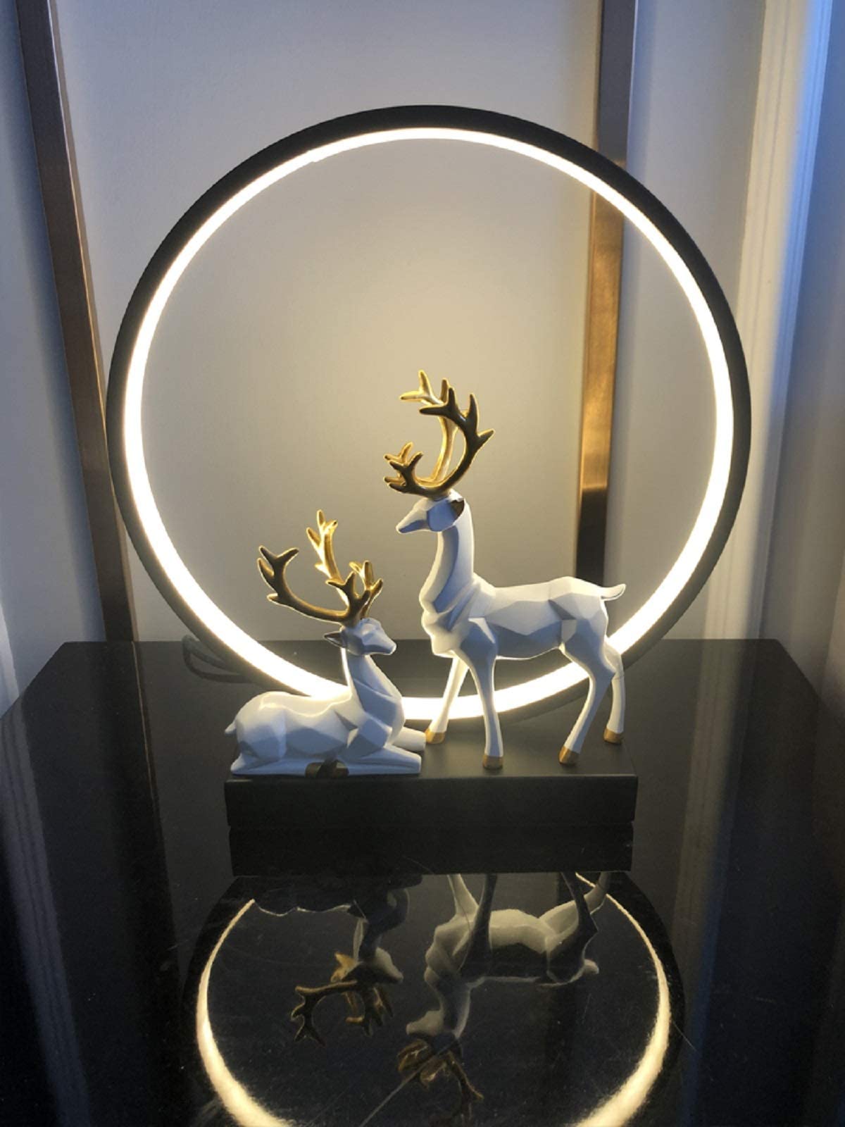 BrichLife 2pcs 3D Geometric Elk Resin Statue, Seated and Standing Elegant Lucky Deer, Luxurious Simple Style Ideas, Suitable for Living Room, Wine Cabinet, Display Stand, Bedroom, Office Desktop