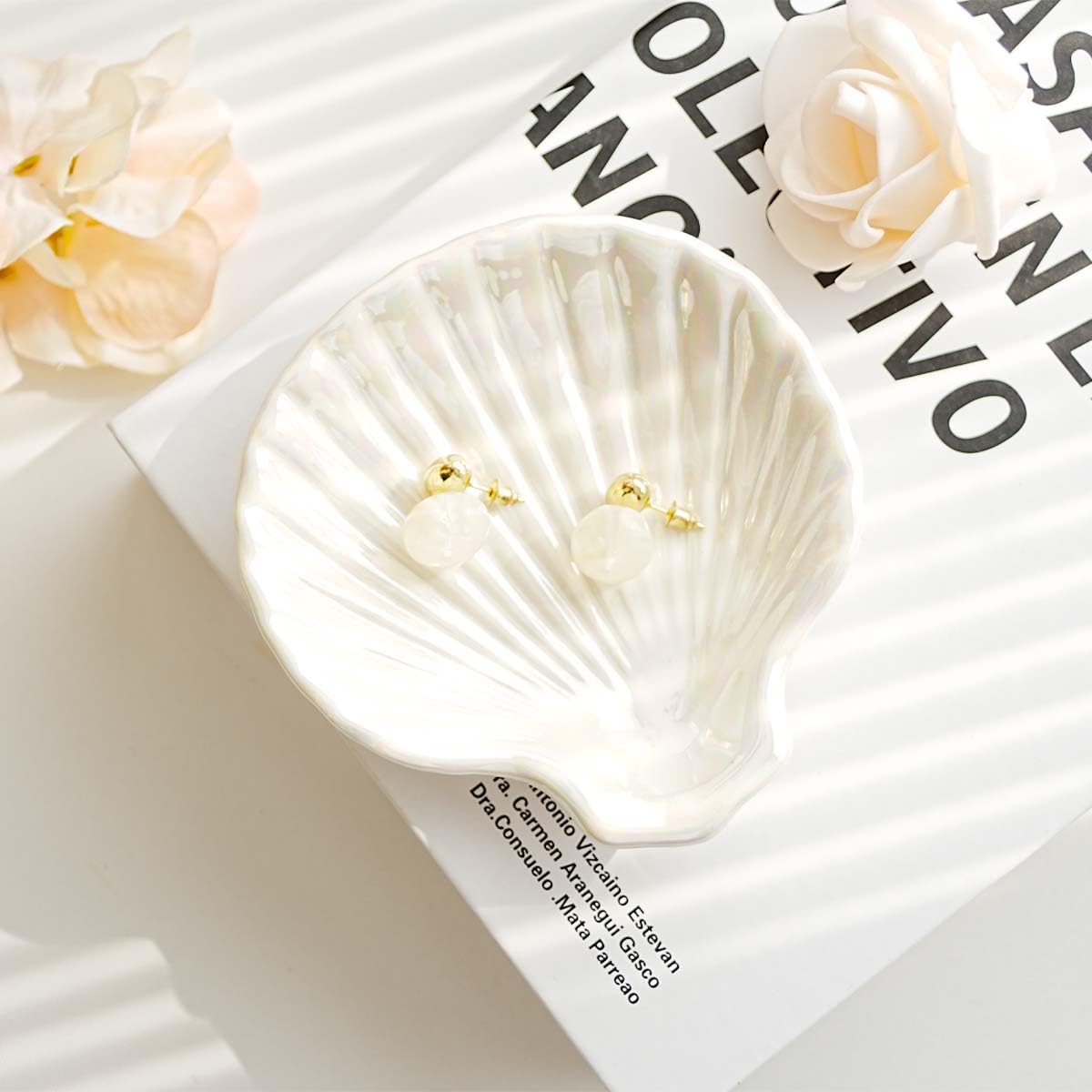 Gifts For Women Shell Ceramic Jewelry Dish Tray, Vanity Ring Dish Ceramic Jewlery Trays Trinket Ring Holder,Room Decor Aesthetic,Decorative Vanity Key Tray (Shell A)