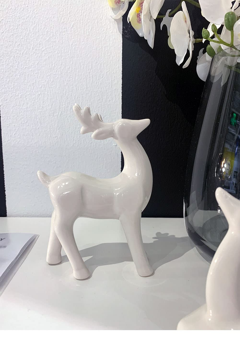 Porcelain Christmas Reindeer Figurines, Pack 2 Mini Animal Reindeer Decor Deer Statues Sculpture Tabletop Ornaments for Cabinet Mantel Shelves Fireplace Home Décor Accents Collectible Figurines