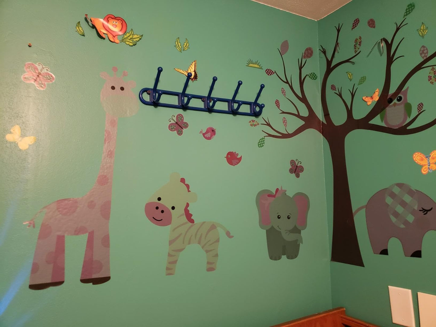 Amaonm Jungle Animal and Tree Wall Decals Removeable DIY Flower Lion Giraffe Owls Wall Sticker Peel and Stick Wall Decor for Nursery Kids Room Bedroom Living Room (B)