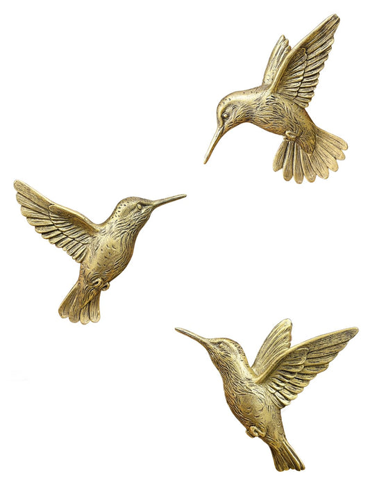 GUSFREUD 3D Hummingbird Wall Decor Set - Brass Resin Bird Wall Decor for Living Room, Bedroom and Gallery Walls - Vintage Gold - Set of 3