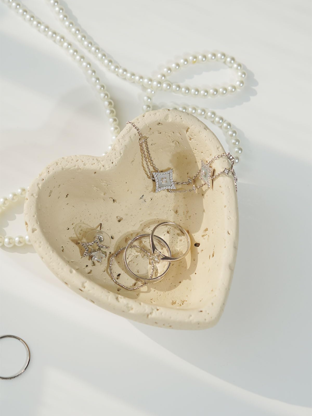 DINLiAN S Concrete Ring Holder Dish,Jewelry Dish Tray,Decorative Trinket Dish Vanity Tray,Cute Heart Jewelry Organizer for Woman Room Table Decor (beige heart)
