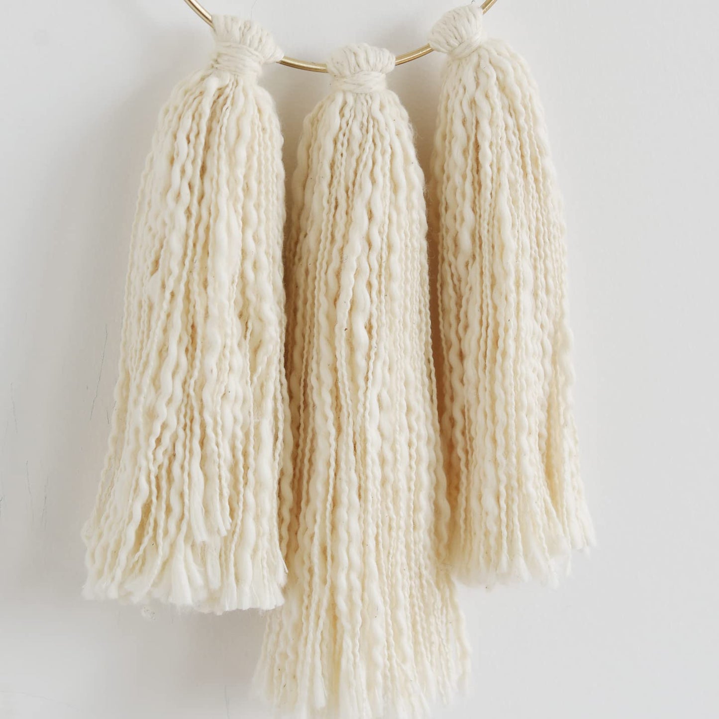 IOWER Boho Wall Decor Macrame Wall Hanging Small Metal Wall Art Cute Wall Decor For Living Room Bedroom(Ivory, 13"Lx4.7"w)