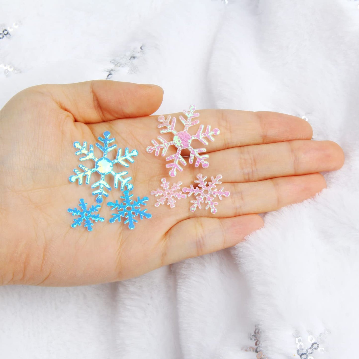 FOIMAS 1600pcs Christmas Snowflake Confetti,Iridescent Snowflake Table Scatter Glitter for Winter Wonderland Party Home Decoration,White & Blue