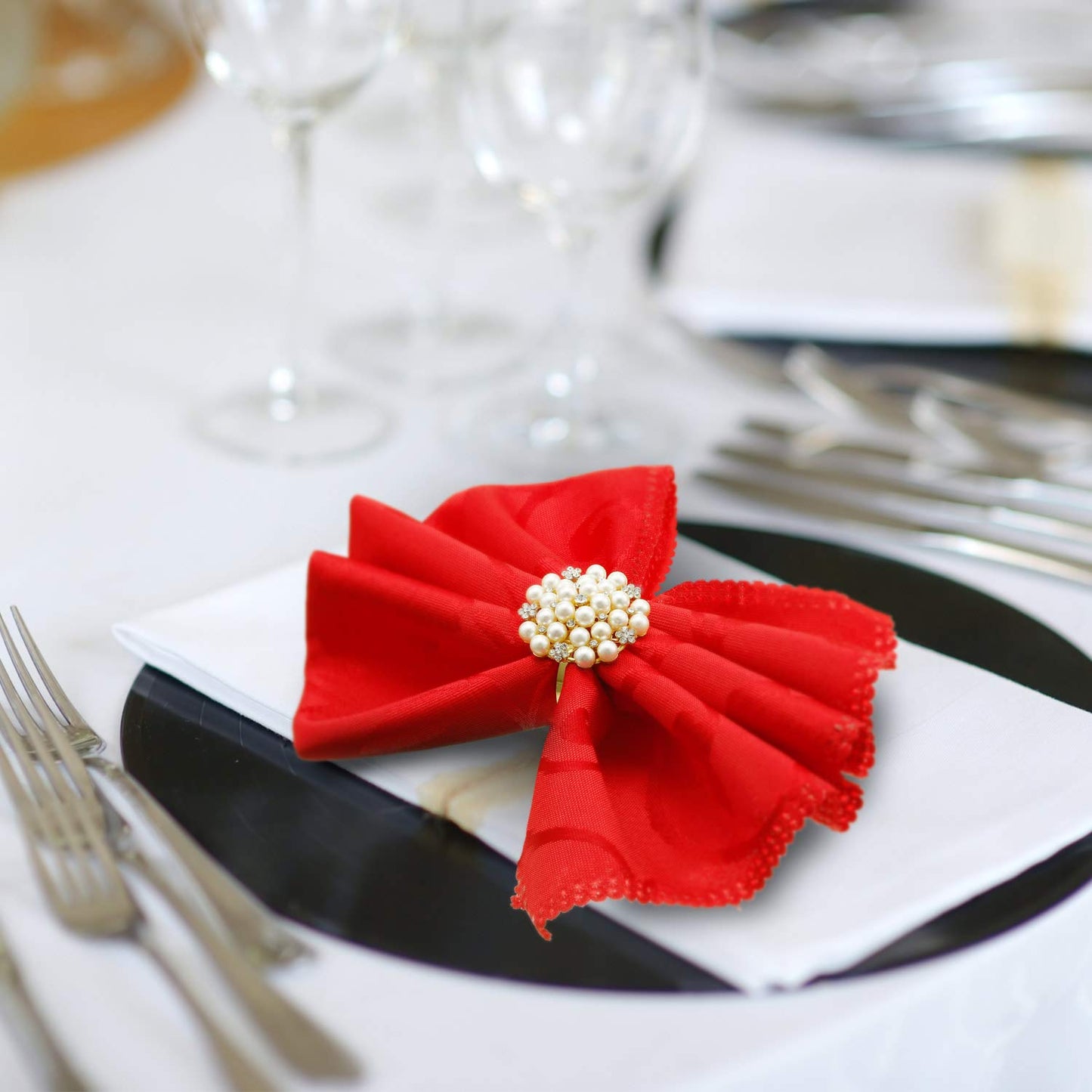 Hotop 12 Pcs Gold Napkin Rings Pearls and Flower Napkin Buckles Rhinestone Bling Round Holders for Wedding Party Dinner Holiday Banquet Christmas Thanksgiving Day Home Table Decoration