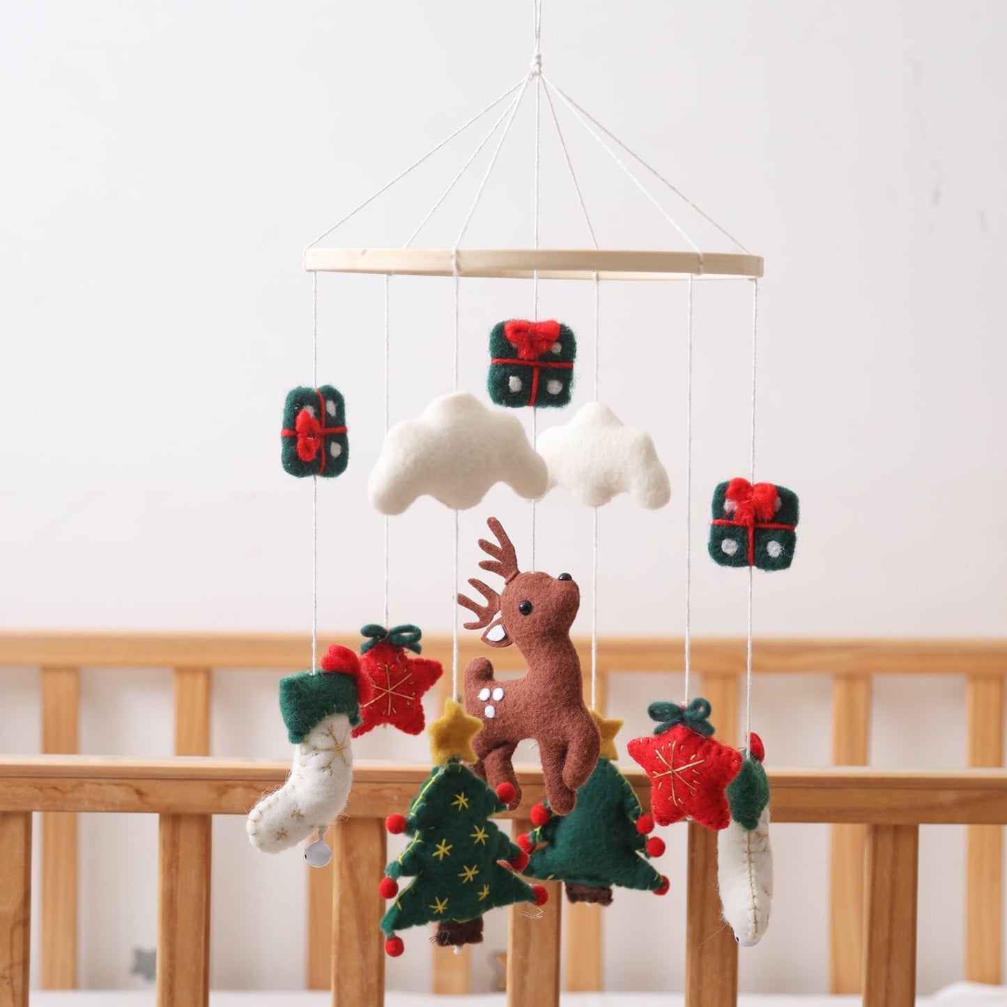 Christmas Crib Mobile Handmade Felt Reindeer Christmas Tree Nursery Decor for Boys and Girls Children's Room Baby Mobile Christmas Gifts