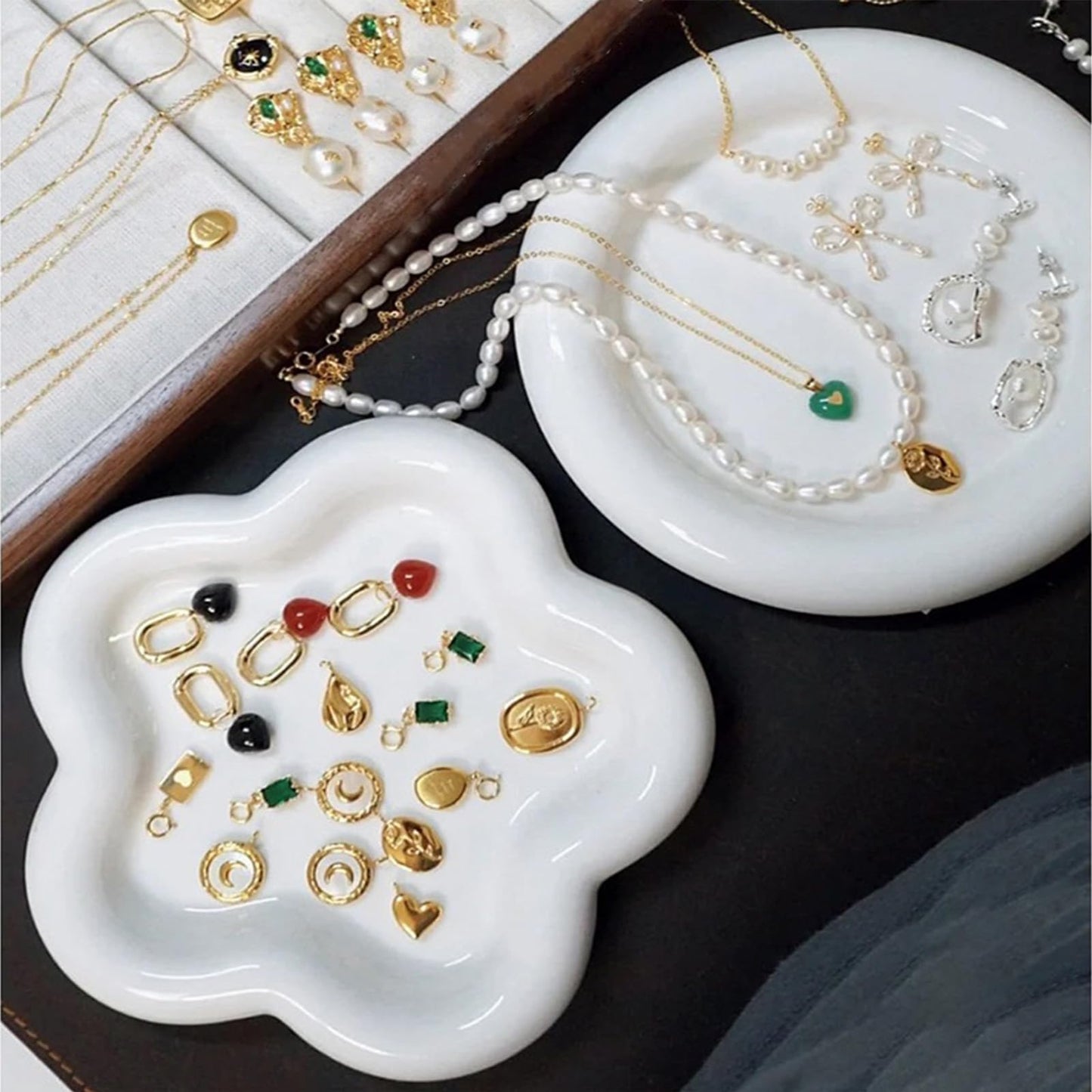 BESSKON Small Ring Holder Dish, Ceramic Jewelry Dish Tray, Flower Shape Jewelry Tray for Women, Room Decor Aesthetic Trinket Dish, Wedding Engagement Jewelry Plate Bowl for Earrings Keys Perfume Gift