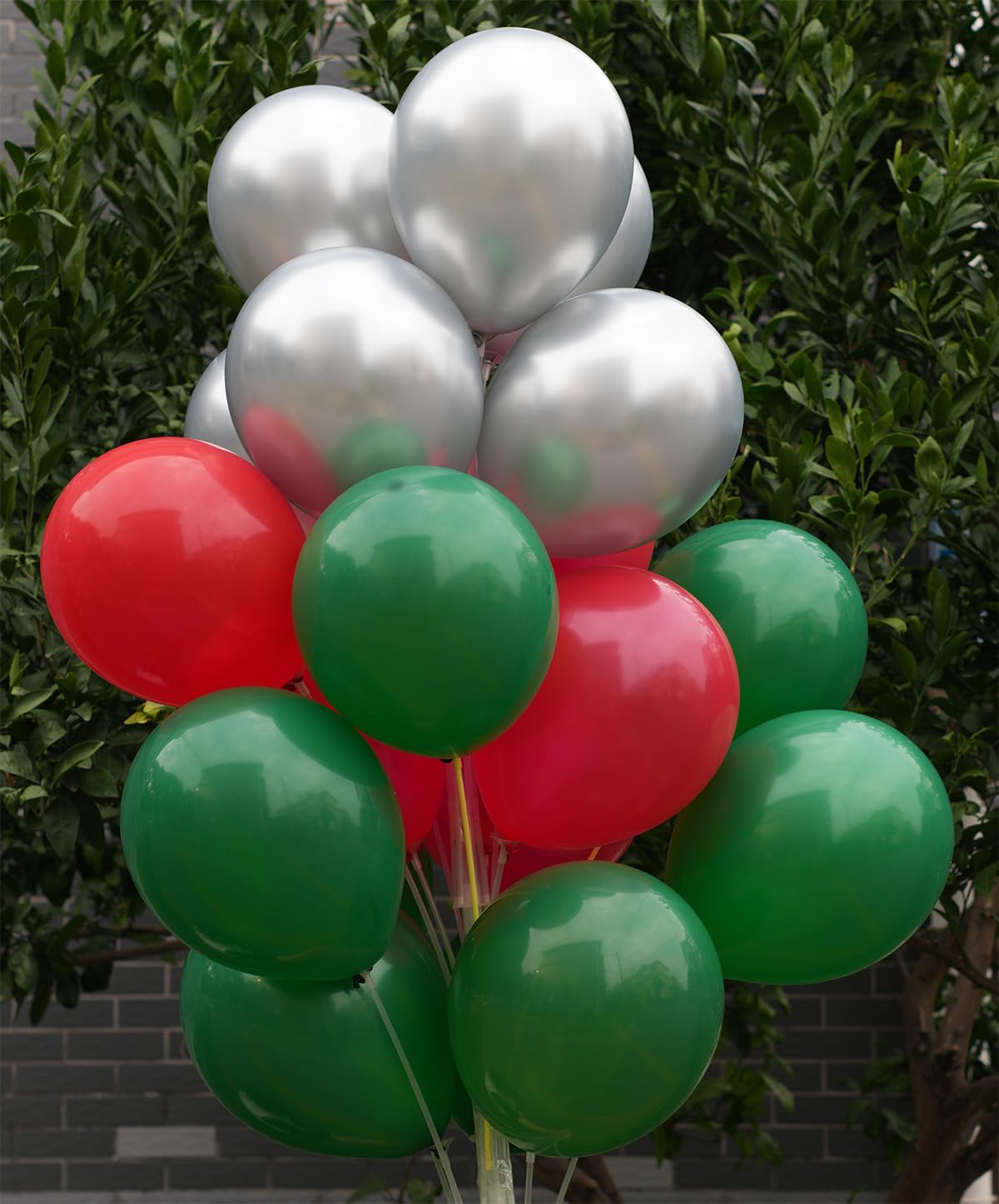 JODIDI 100 Pcs Christmas Balloons - 12 Inch Red Green Sliver Latex Balloons Mix for Xmas, Holiday & New Year Party Decorations (Red Dark Green And Sliver)