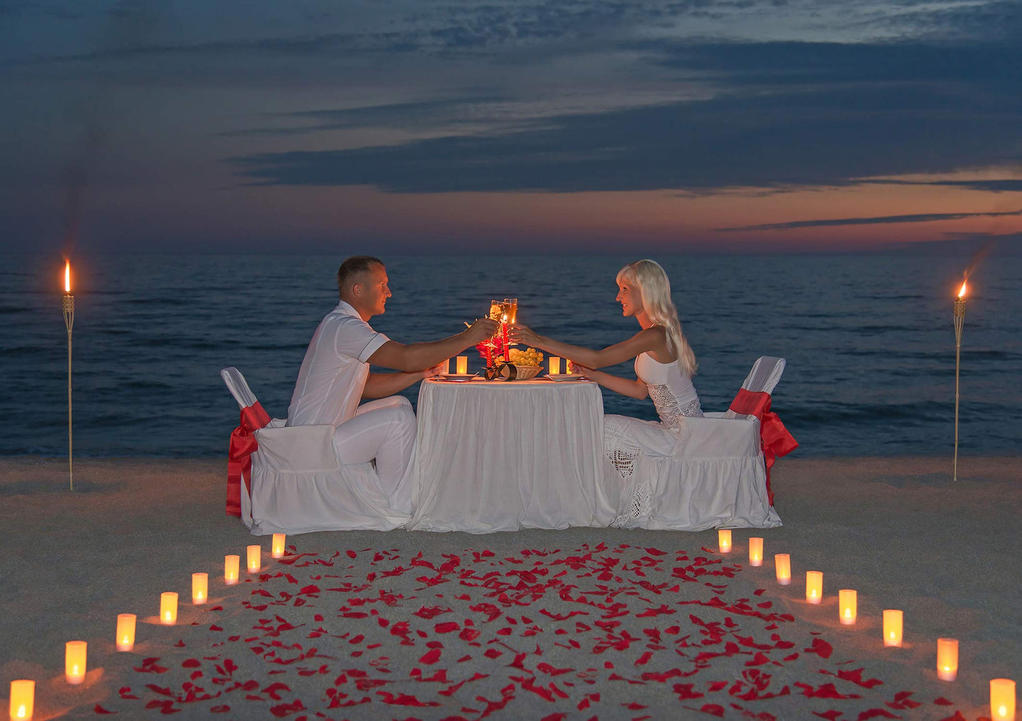 Esup Rechargeable Candles Flameless Flickering Candles Tealights 12pcs/Set with White Base, Decoration Parties, Weddings, Bar, Family, Dinner Outdoor Picnic