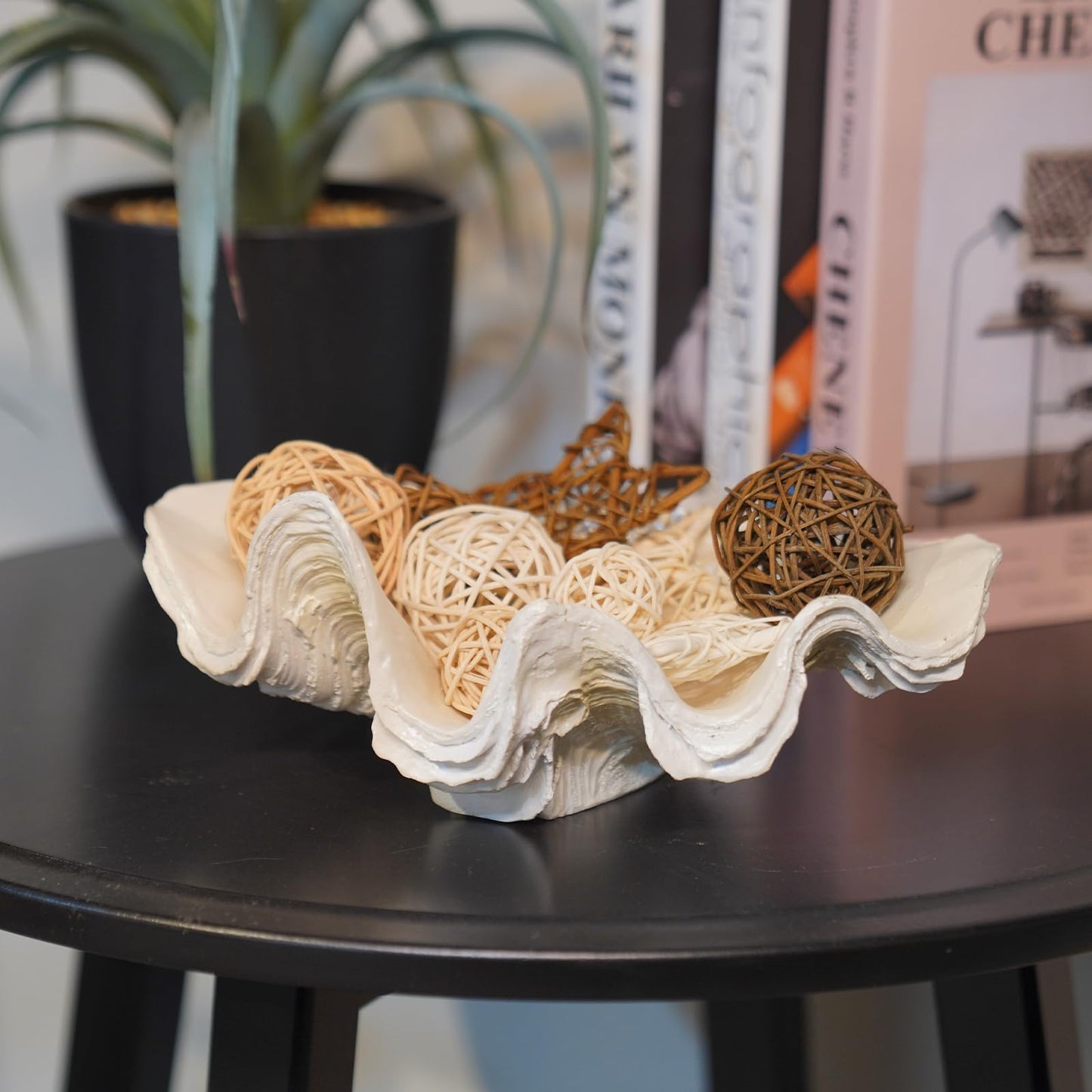 LC LCdecohome Decorative Bowl Entryway Table Decor - Resin Clam Shells Bowls Seashell Beach Console Table Home Decor Accents for Ocean Themed Living Room Coffee Table Decor 9 * 6 * 3.5 Inch