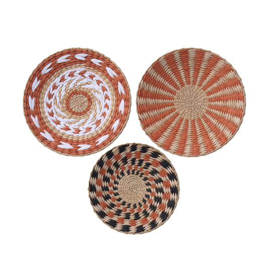 Pwryon Deosur 3PCS Boho Wall Basket Decor – Handmade Bulrush Woven Tray Baskets for Wall Hanging, Rustic Farmhouse Wall Art for Living Room & Bedroom (Orange)