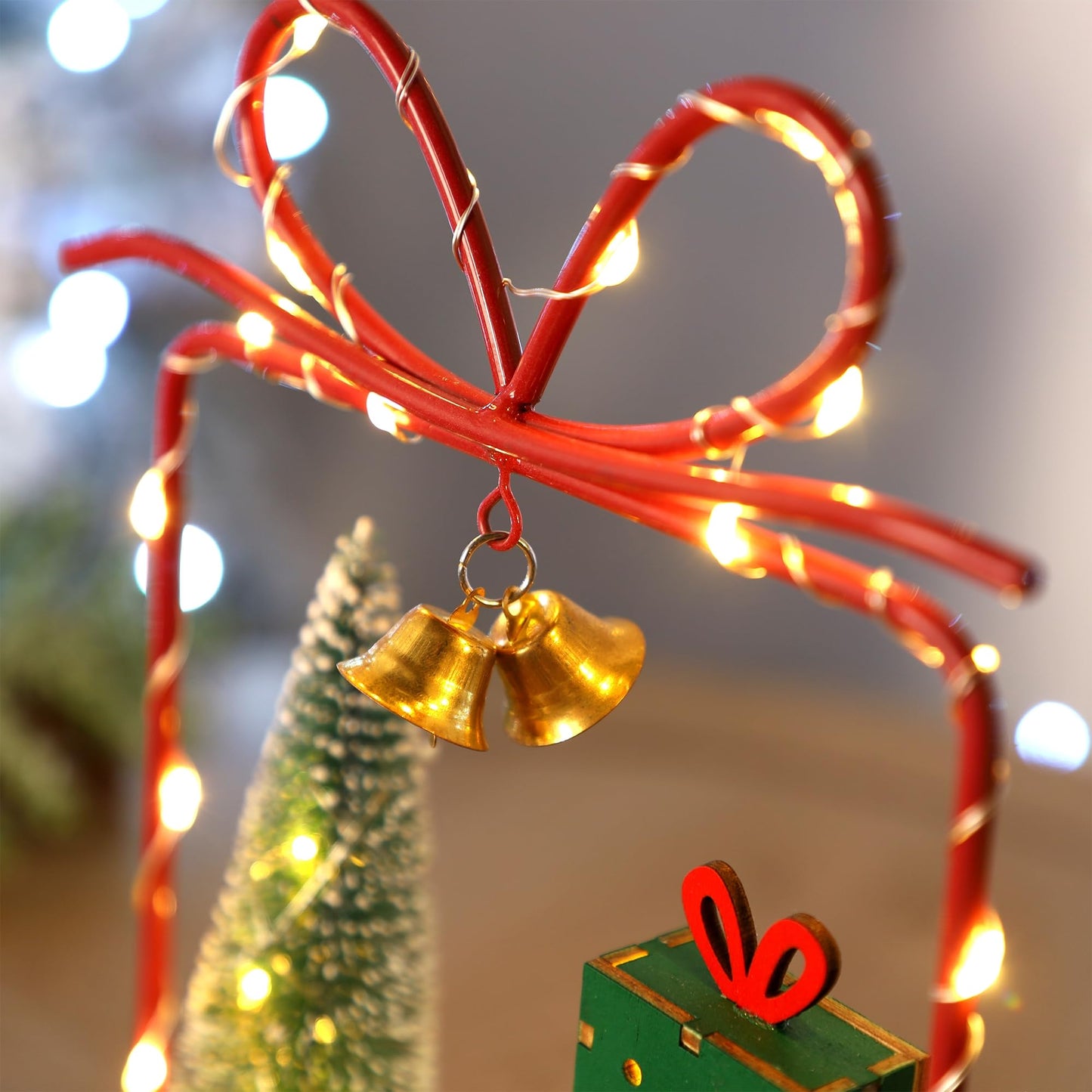 Christmas Tabletop Decoration, Wooden Lighted Christmas Gift Box Collectible Buildings Decorations, Christmas Giftboxes Santa Ornaments, Battery Operated Christmas Indoor Fireplace Table Decorations
