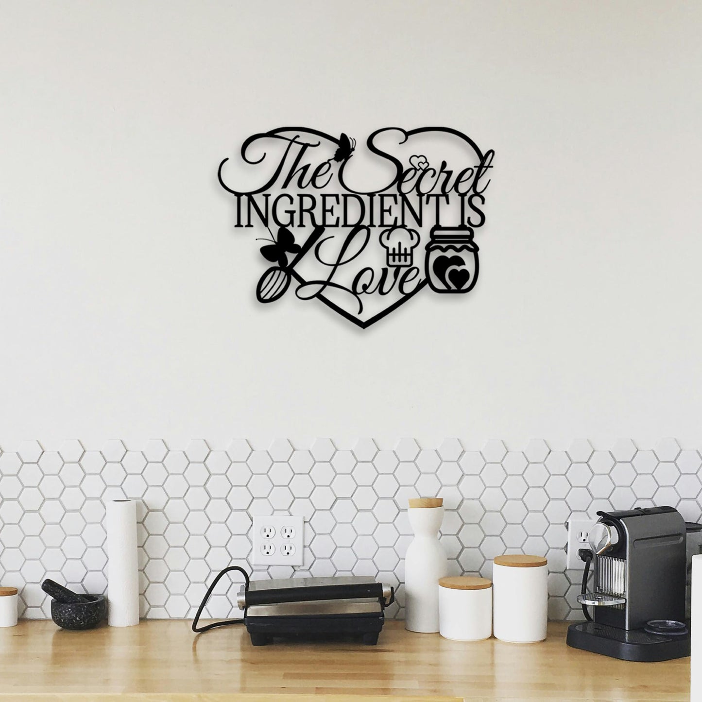 The Secret Ingredient Is Love Metal Wall Art Sign, Black Kitchen Signs Wall Decor, Farmhouse Dining Room Decorations, Housewarming Gift for Mom, Wife, Couples (Black)