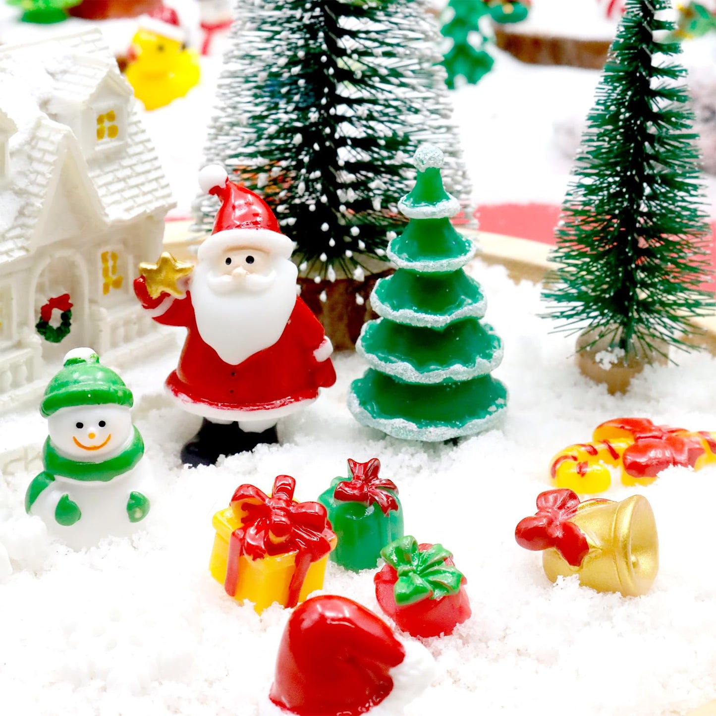 Bbiamsleep 40 Pcs Mini Resin Christmas Figures Miniature Christmas Figurines Xmas Miniature Ornaments Snow Globe Figurines for Fairy Garden Xmas Snow Globes Village Decor