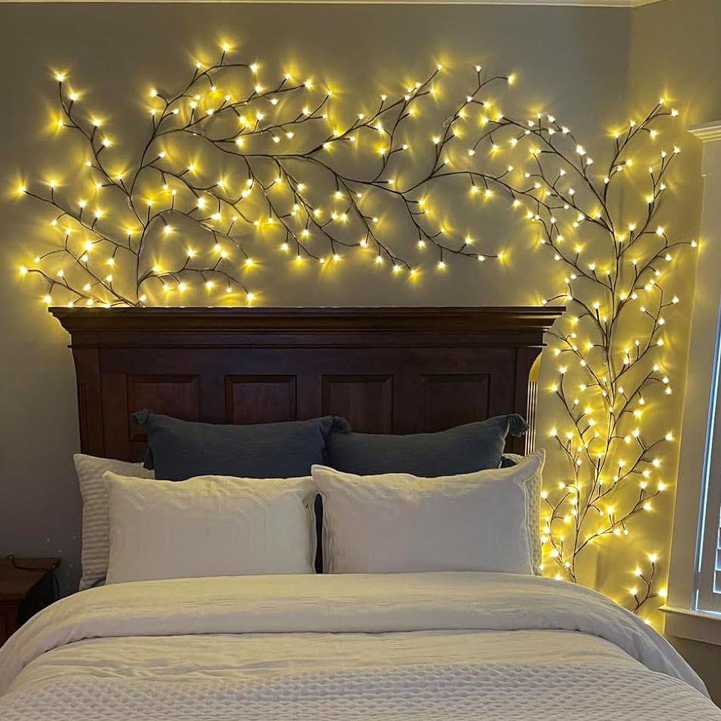 NIDISETPJAS Enchanted Willow Vine Lights with Remote, Christmas Swags Decorations Indoor Room Decor, 18 Branches 144 LEDs Lighted Willow Vine Lights for Walls Bedroom Home Decor
