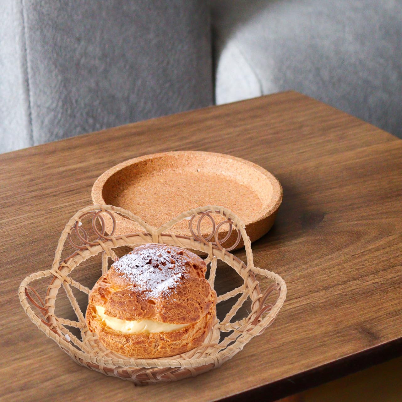 Amosfun Rattan Woven Snack Serving Bowl 6.10X6.10X2.16In Handwoven Decorative Fruit Bread Basket Multi-Purpose Storage Tray for Home Hotel Shop