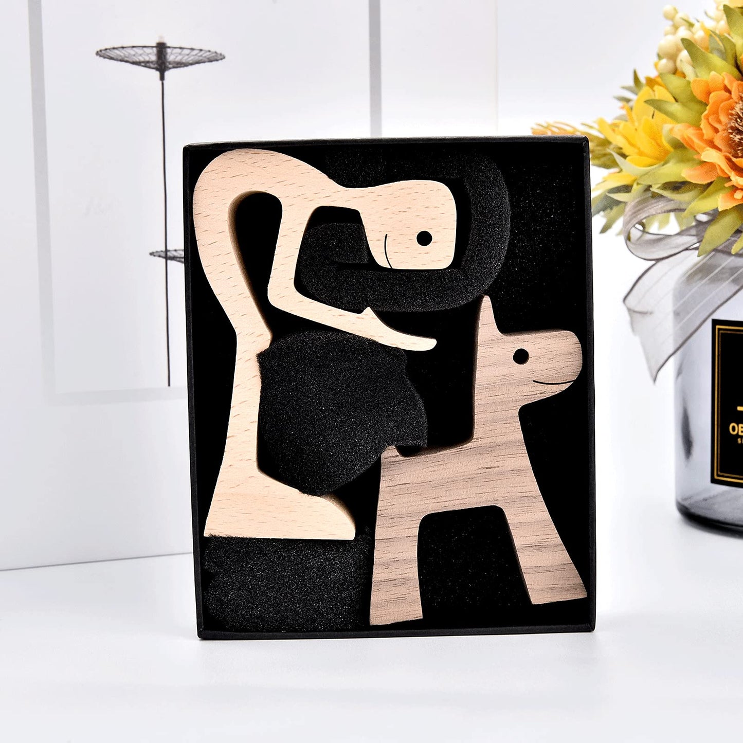 KINGNOW Accent Decor Men and Dog Figura Decorativa Wooden Gift Home Accents