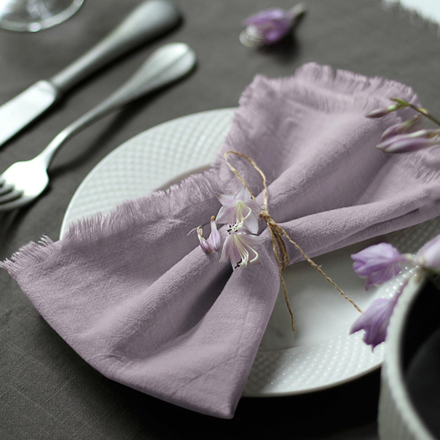 Ayuzawa Handmade Cloth Napkins 100% Cotton with Fringe，Delicate Napkins for Dinners, Parties, Weddings and More，18 x 18 Inch Set of 4 - Lavender
