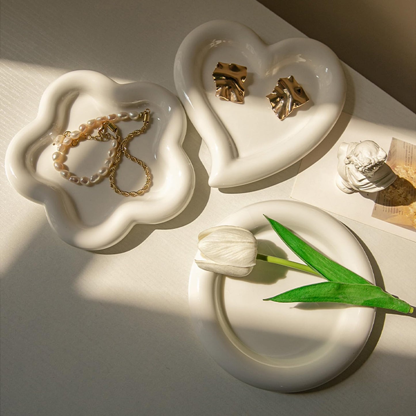 BESSKON Small Ring Holder Dish, Ceramic Jewelry Dish Tray, Flower Shape Jewelry Tray for Women, Room Decor Aesthetic Trinket Dish, Wedding Engagement Jewelry Plate Bowl for Earrings Keys Perfume Gift