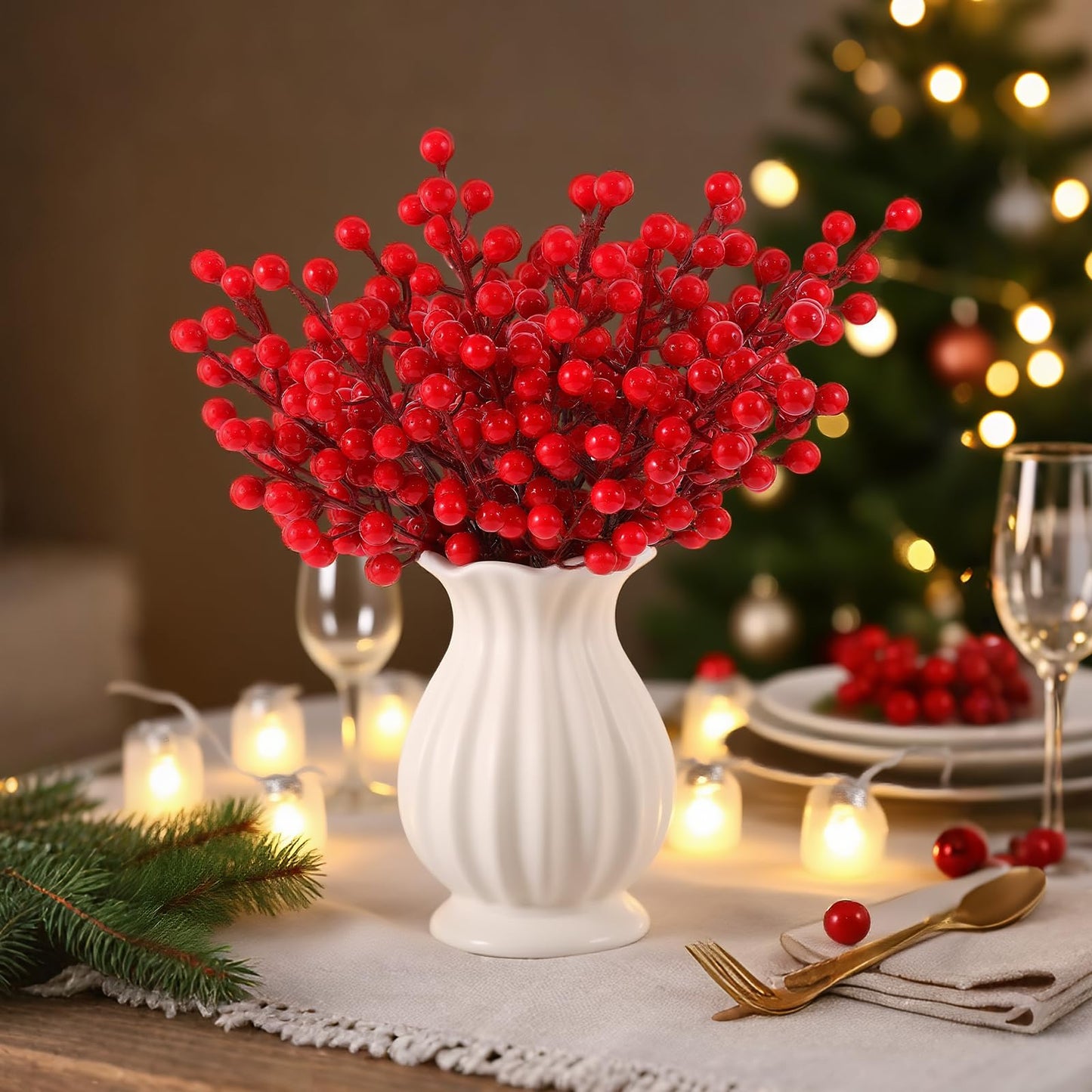 NBGV 50pack Christmas Tree Decorations Artificial Berry Stems Red Berry Picks for Xmas Winter Party Holiday Flower Arrangements Home Centerpieces and DIY Ornaments