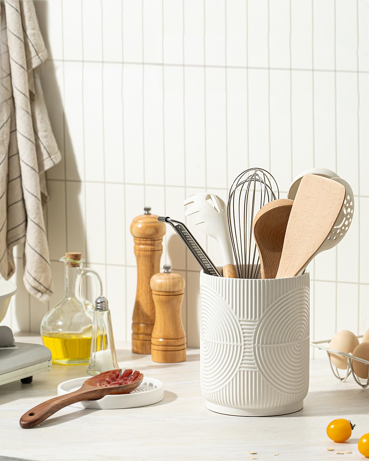 Swkien Utensil Holder, 7.2" Kitchen Utensil Holder for Counter, 2-in-1 Ceramic Cooking Utensils Holders with Spoon Rest, Utensil Crock for Spatula, Ideal Housewarming Gift (White)