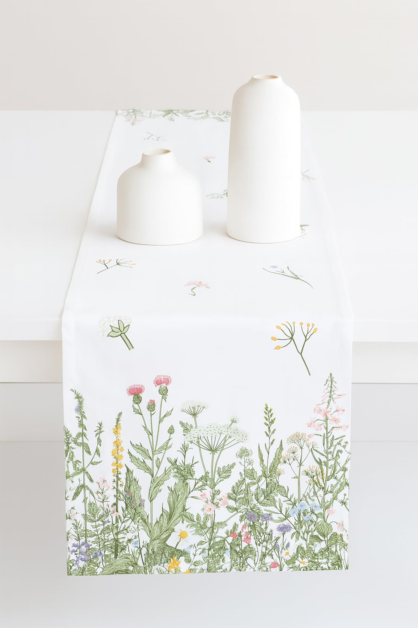 PurpleEssences Floral Table Runner - 100% Cotton - for Seasonal Formhouse Kitchen and Dining Table Decor - Spring Easter Summer - 14 x 72 Inches - Estee with Red Flowers