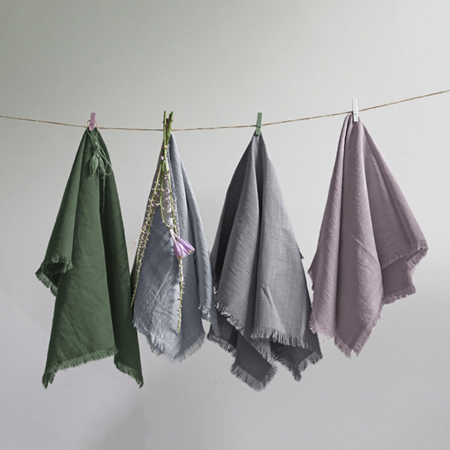 Ayuzawa Handmade Cloth Napkins 100% Cotton with Fringe，Delicate Napkins for Dinners, Parties, Weddings and More，18 x 18 Inch Set of 4 - Lavender