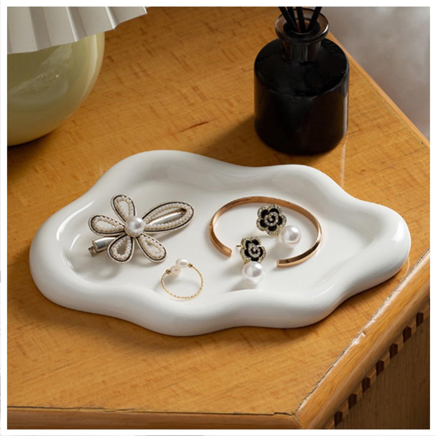 BROSEBEAQ Ceramic Jewelry Tray, Cute Cloud Tray, White Trinket Dish, Ring Holder for Vanity Bathroom Nightstand Decor, Small Ring Dish Birthday Gifts for Women, Jewlery Plate Bowl for Keys, Candles