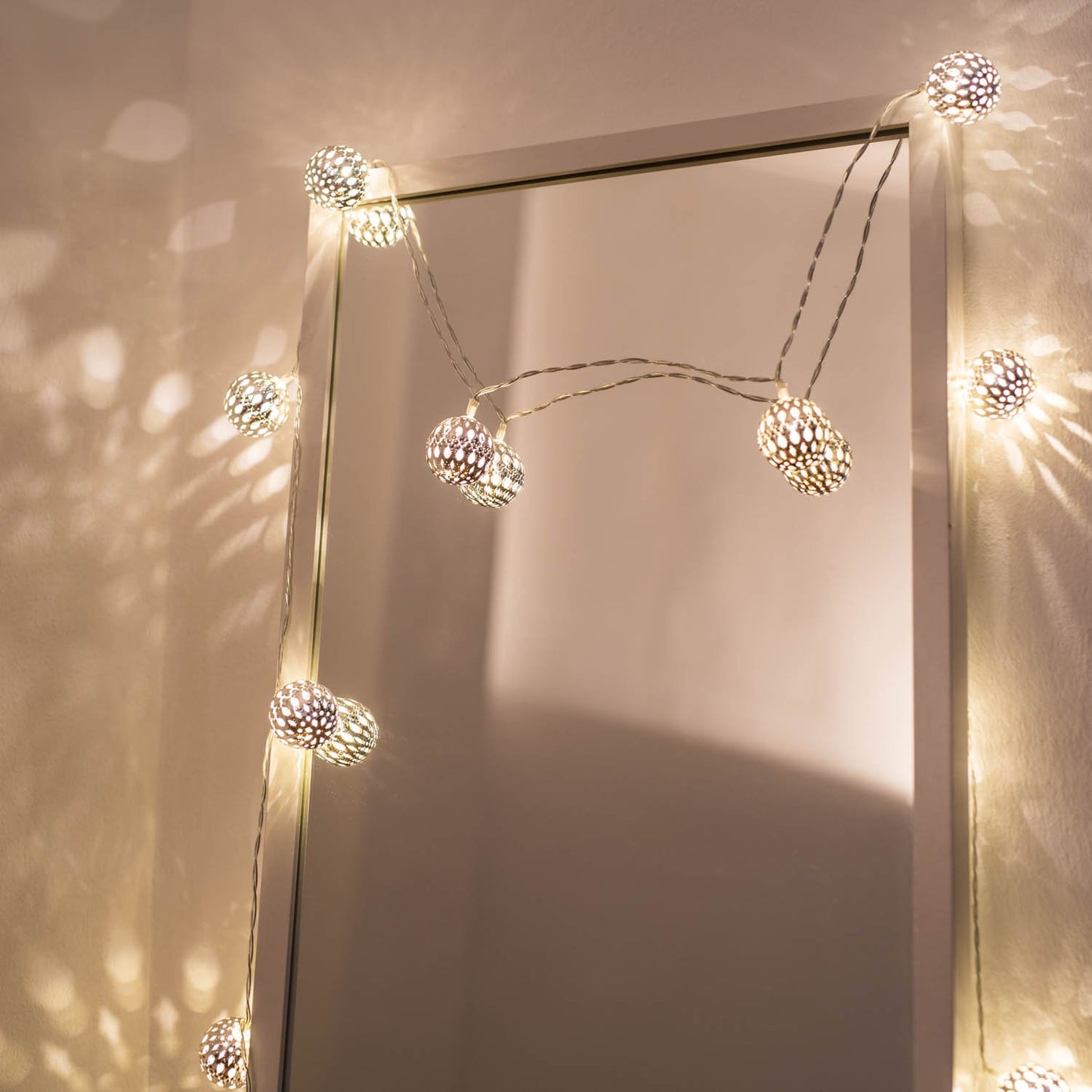 Cobus CozyHome Heart String Lights – 23 FT & 20 Warm White LEDs | Indoor | Christmas Fairy Lights Engagement Wedding Decoration Table Decoration Fairy Lights