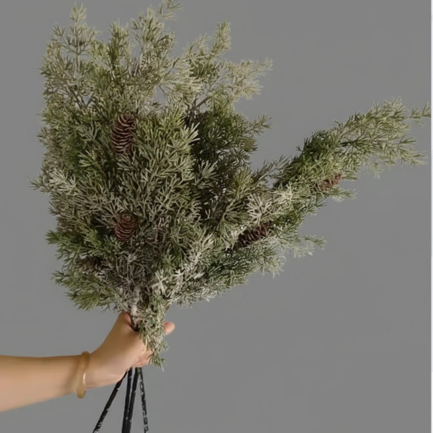 Giegxin 4 Pcs Large 25.6 Inch Christmas Snow Frosted Cedar Pine Branches with Pinecones Faux Greenery Cedar Pine Stems White Frosted Picks and Sprays Vase Filler for DIY Home Garland Wreath Xmas Decor
