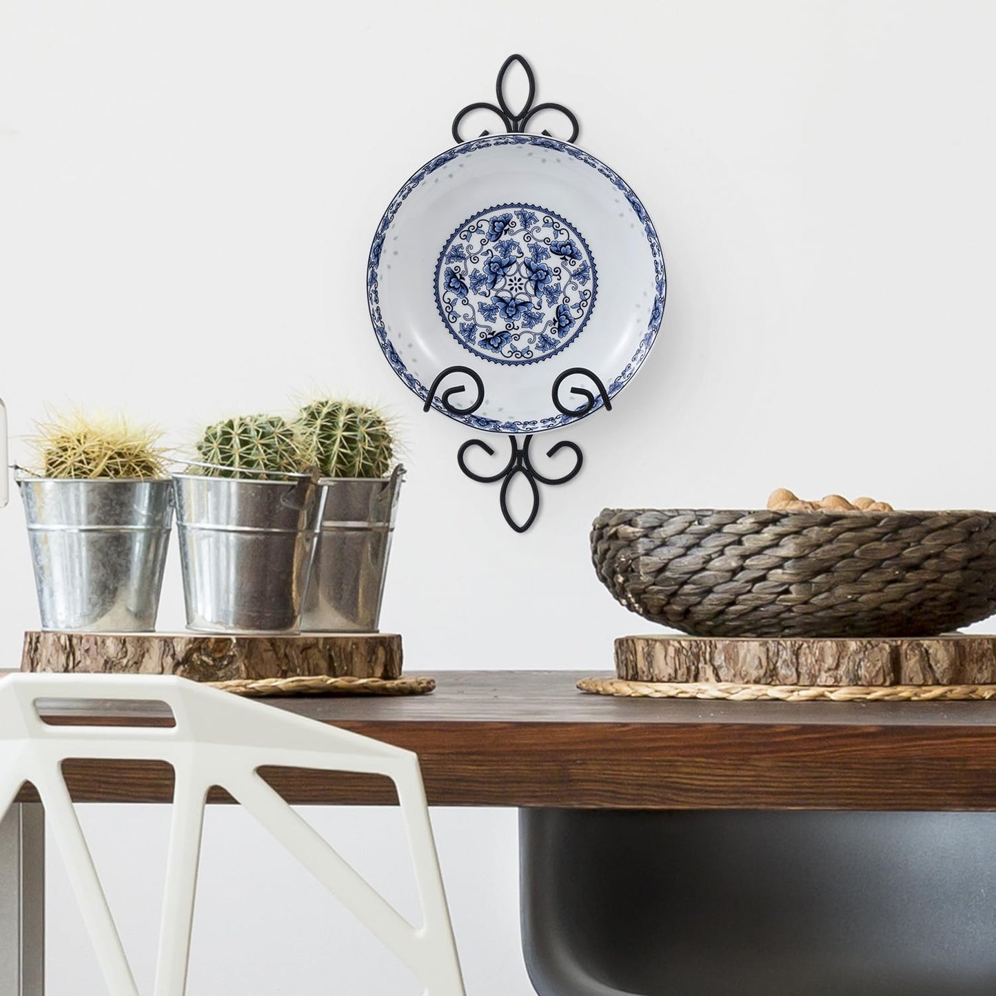 MyGift Wall Plate Hanger Holds Single 5.5 to 8 Inch Plates, Vertical Plate Holders, Decorative Metal Wire Platter Rack, Scrollwork Hanging Display Easel for Wall