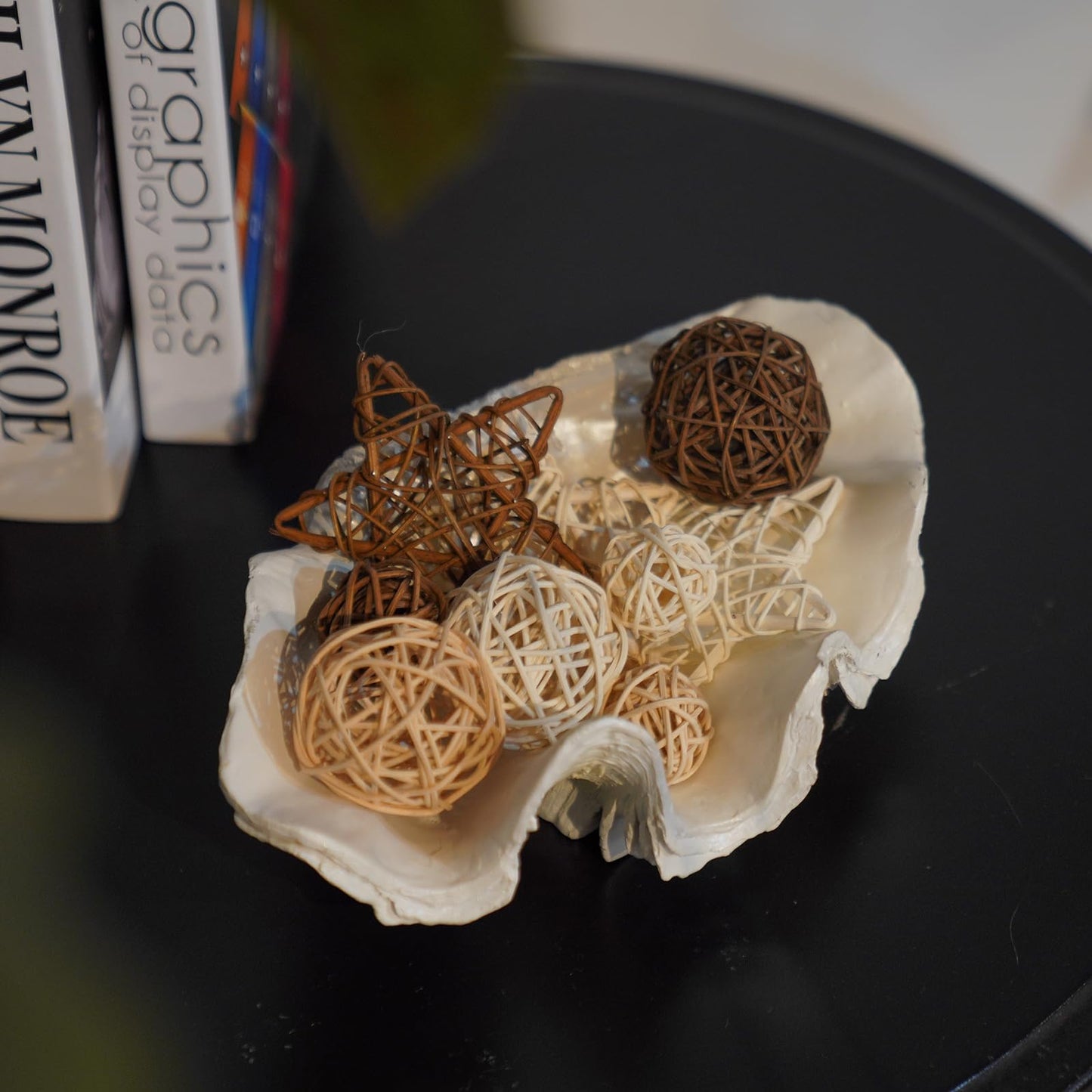 LC LCdecohome Decorative Bowl Entryway Table Decor - Resin Clam Shells Bowls Seashell Beach Console Table Home Decor Accents for Ocean Themed Living Room Coffee Table Decor 9 * 6 * 3.5 Inch