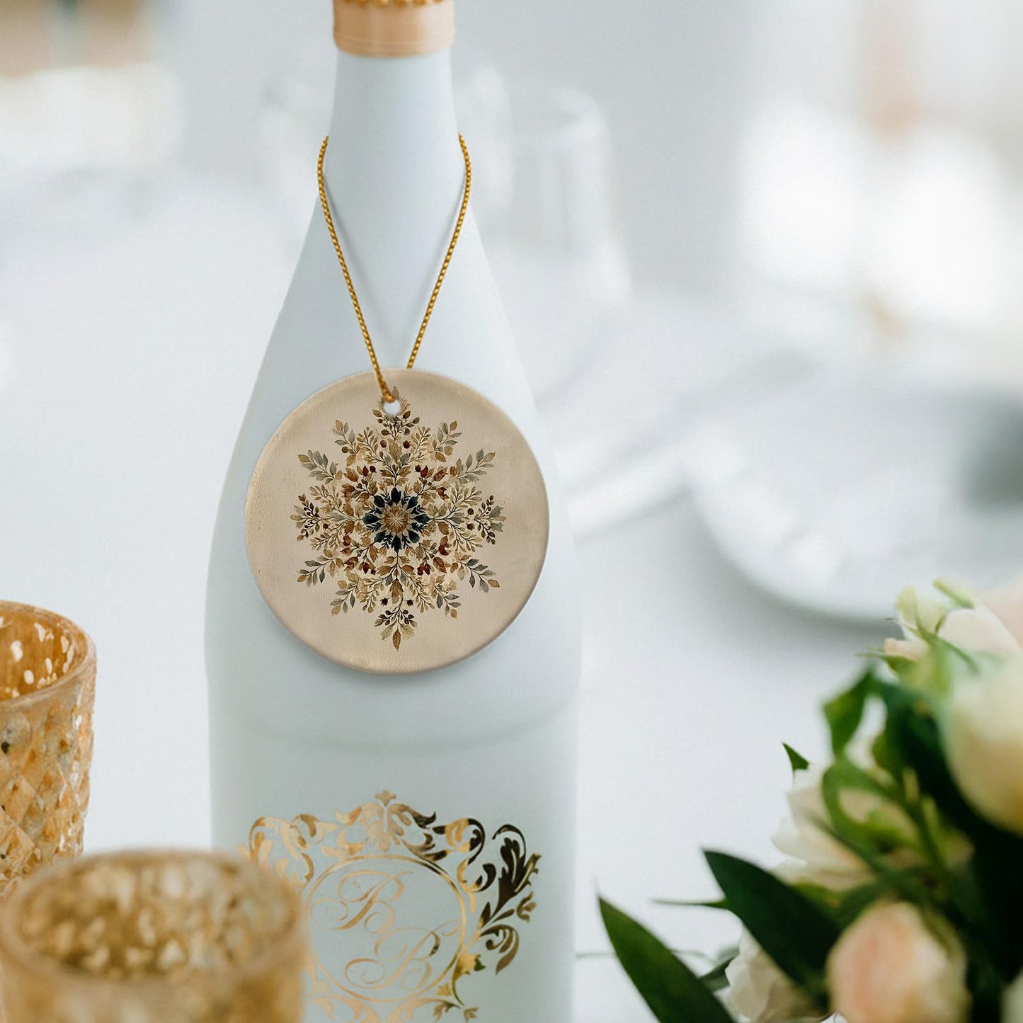 Ebroniah Winter Snowflake Snow Floral Christmas Ceramic Ornaments, Rustic Farmhouse Leaf Hanging Round Holiday Ornament Decor, Botanical Boho Beige Gifts Keepsake for Women Car Window Decorations 3in