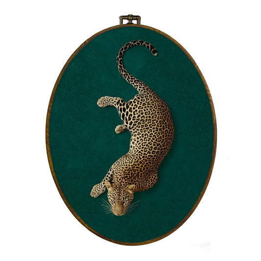 dvhdajed Vintage Luxury Leopard Oval Wall Art Decor, Emerald Green Wild Animal Cheetah Framed Canvas Art, Maximalist Trendy Cheetah Oval Wall Hanging Decor for Dorm Bathroom Girls Room, 8.7x11.3 Inch