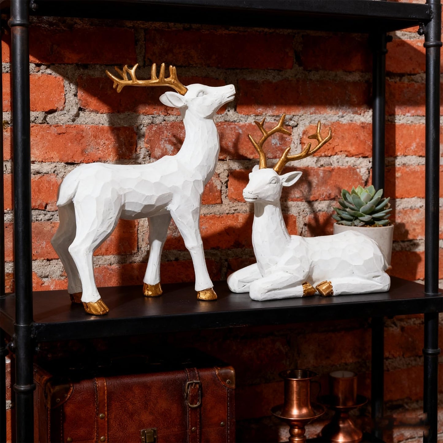 Simulated Deer Ornaments for Christmas Decoration, 2Pcs of Faceted Geometric Resin Deer Ornaments, Home Decoration, Christmas Ornaments (White)