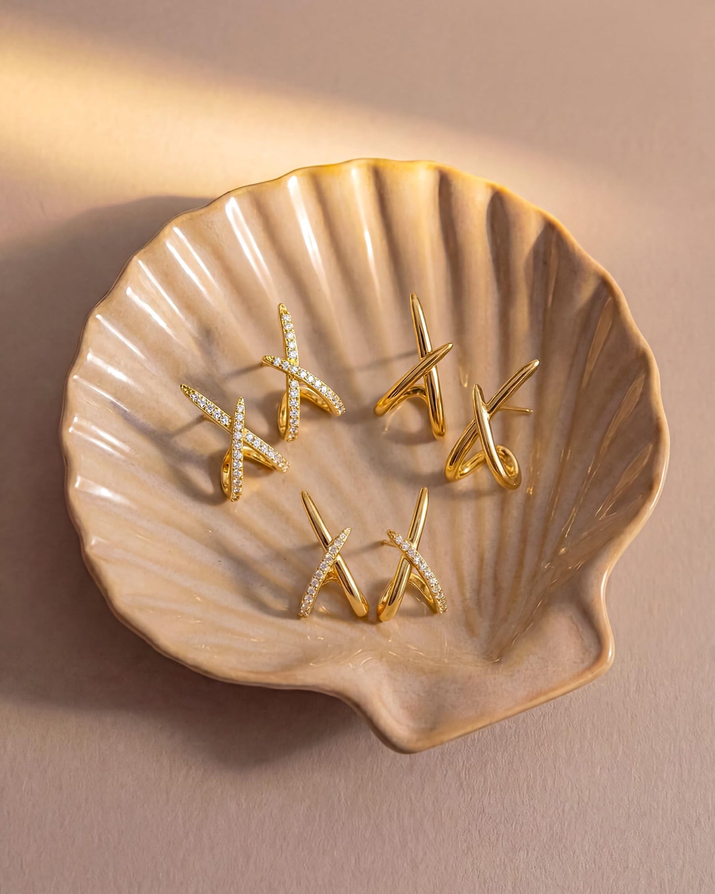 MUMREUES Jewelry Tray Trinket Dish Ceramic Shell Jewelry Holder Decorative Plate Bowl Organizing Rings Earrings Necklaces Keys Cute Small Tray Gifts for Mom