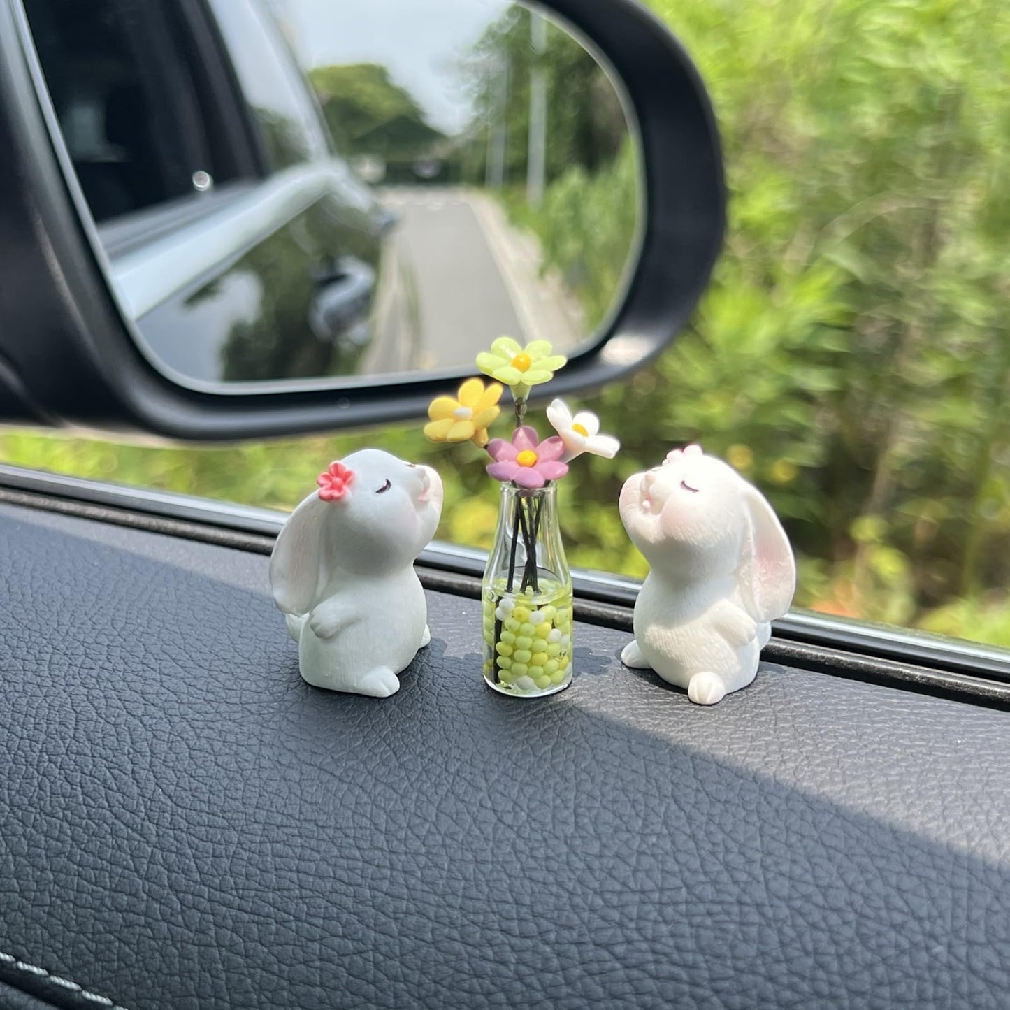Cute Rabbit Car Dashboard Accessories Flowers Rear View Mirror Decorations, Funny Car Interior Accessories for Girls Women Daisy Charm