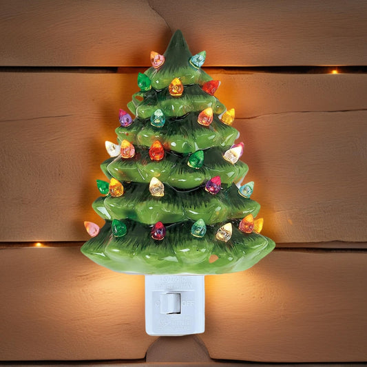 LED Christmas Tree Night Light, Decorative Holiday Wall Plug in Lamp,Resin Vintage Christmas Decor Tabletop Christmas Tree with LED Lights 360° Swivel Plug w/On&Off Switch for Bedroom Kitchen Decor