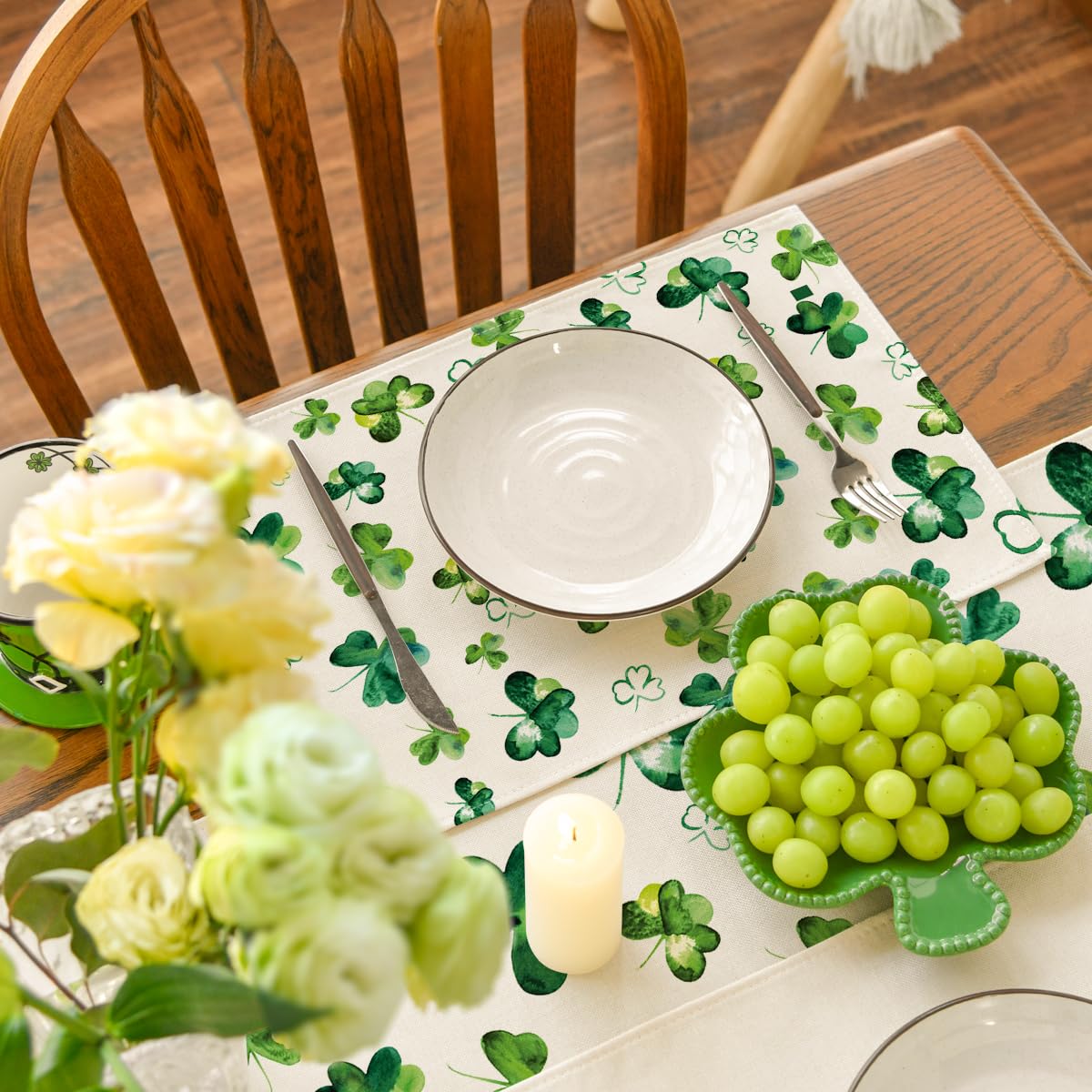 Artoid Mode Lucky Shamrock St. Patrick's Day Placemats for Dining Table, 12 x 18 Inch Seasonal Holiday Rustic Vintage Washable Table Mats Set of 4