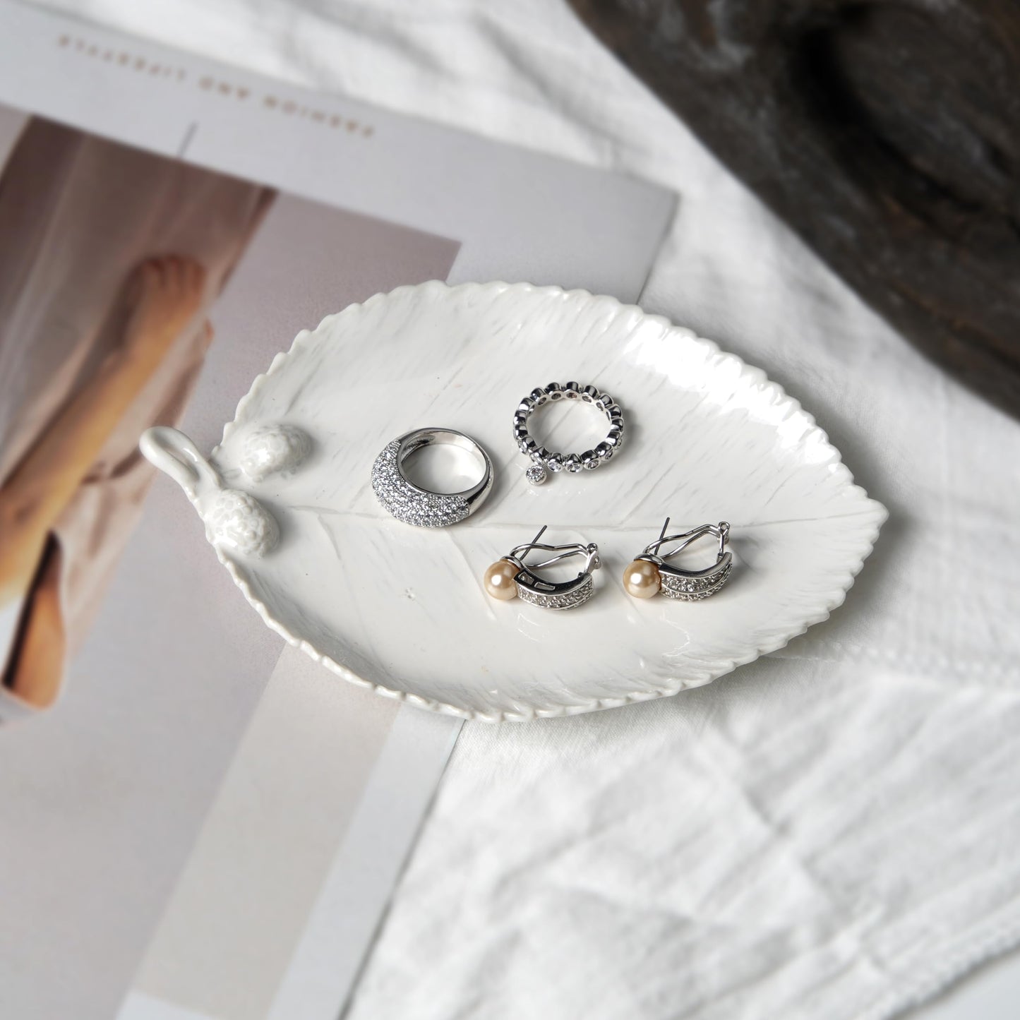Ceramic Jewelry Dish, Decorative Tray for Rings Earrings Necklaces Bracelet Watch Keys, 4.50" Trinket Tray as Gifts for Women (White Leaf)