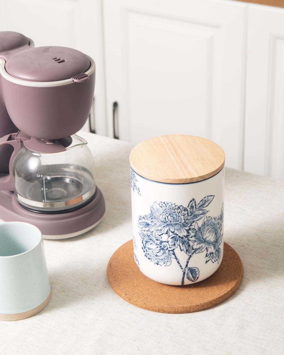 Magclay Ceramic Food Storage Container with Lid, 40 Oz Large Coffee Container, Sugar Canister, Blue and White Patterns, Flowers and Branches