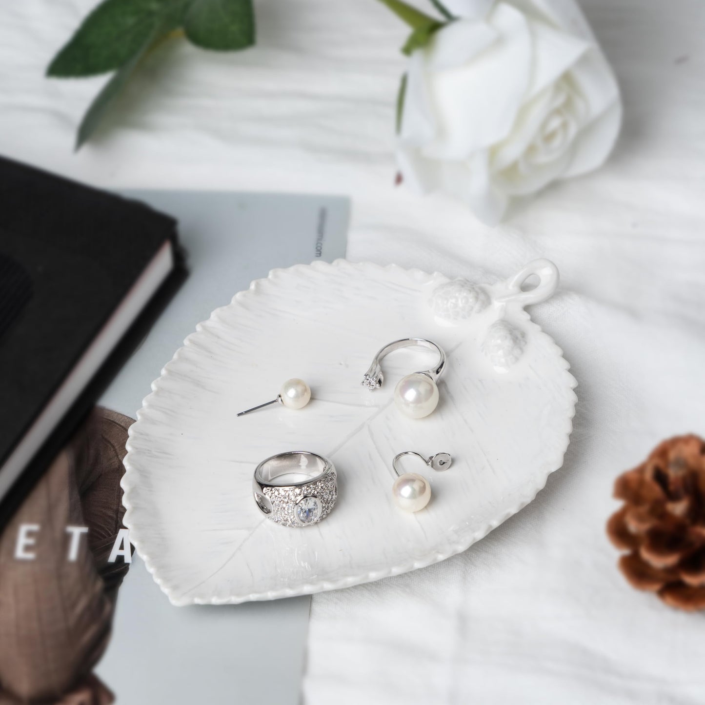 Ceramic Jewelry Dish, Decorative Tray for Rings Earrings Necklaces Bracelet Watch Keys, 4.50" Trinket Tray as Gifts for Women (White Leaf)